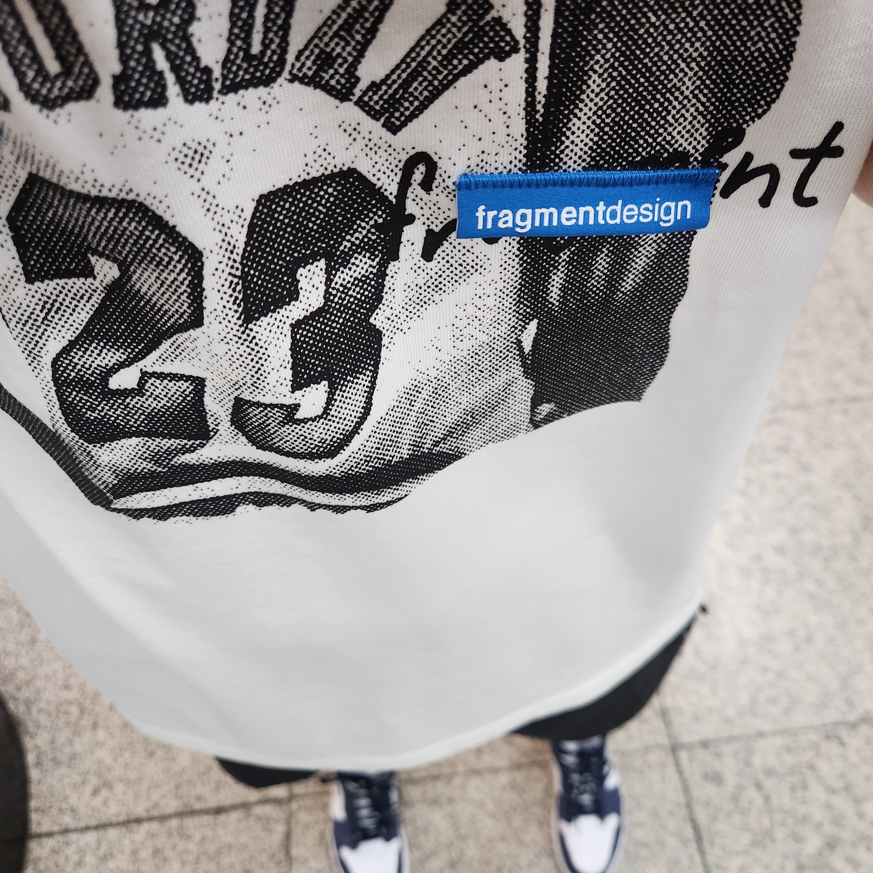 Jordan x Travis Scott x Fragment T-Shirt Sail (DJ0619-133) 착용 스타일