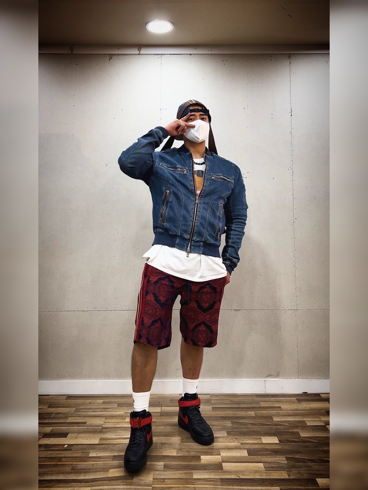 Nike x 1017 Alyx 9SM Air Force 1 High Black University Red, Rolex Sky-Dweller 42mm 326933 Champagne Jubilee 착용 스타일 - 4