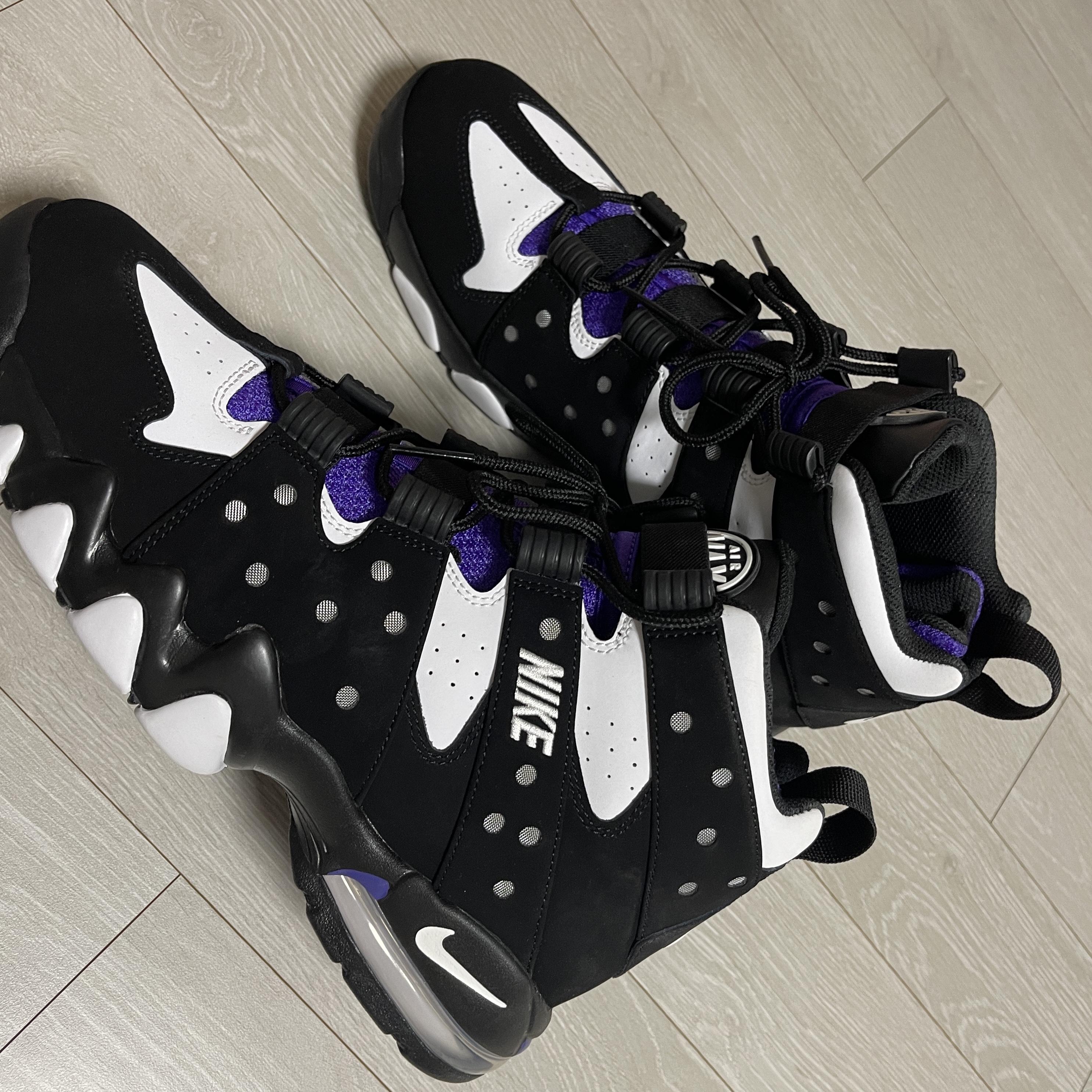 Nike Air Max 2 CB 94 Black and Pure Purple 착용 스타일