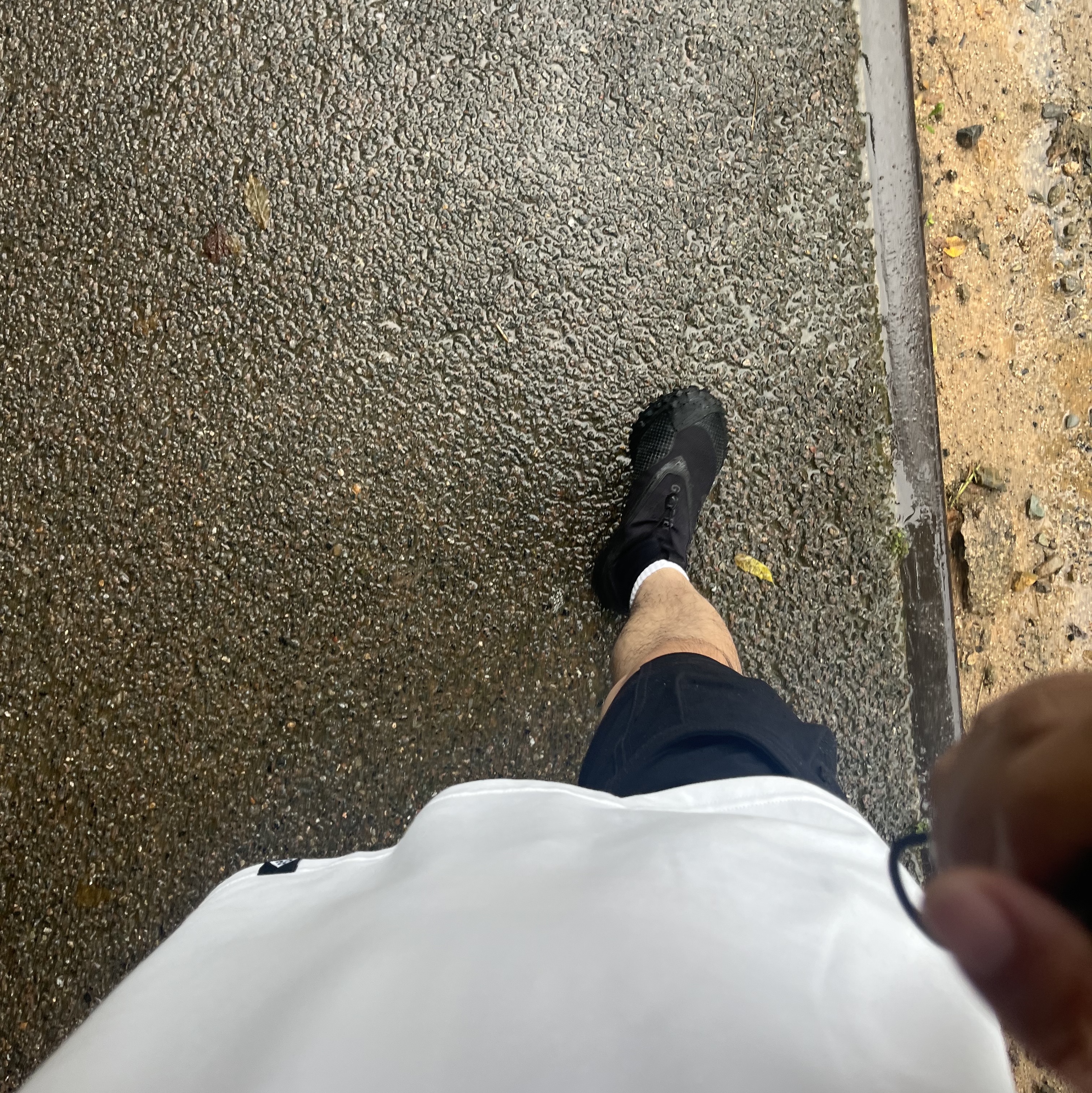 Nike ACG Mountain Fly Gore-Tex Black and Dark Grey, Nike ACG Smith Summit Cargo Pants Black - Asia 착용 스타일