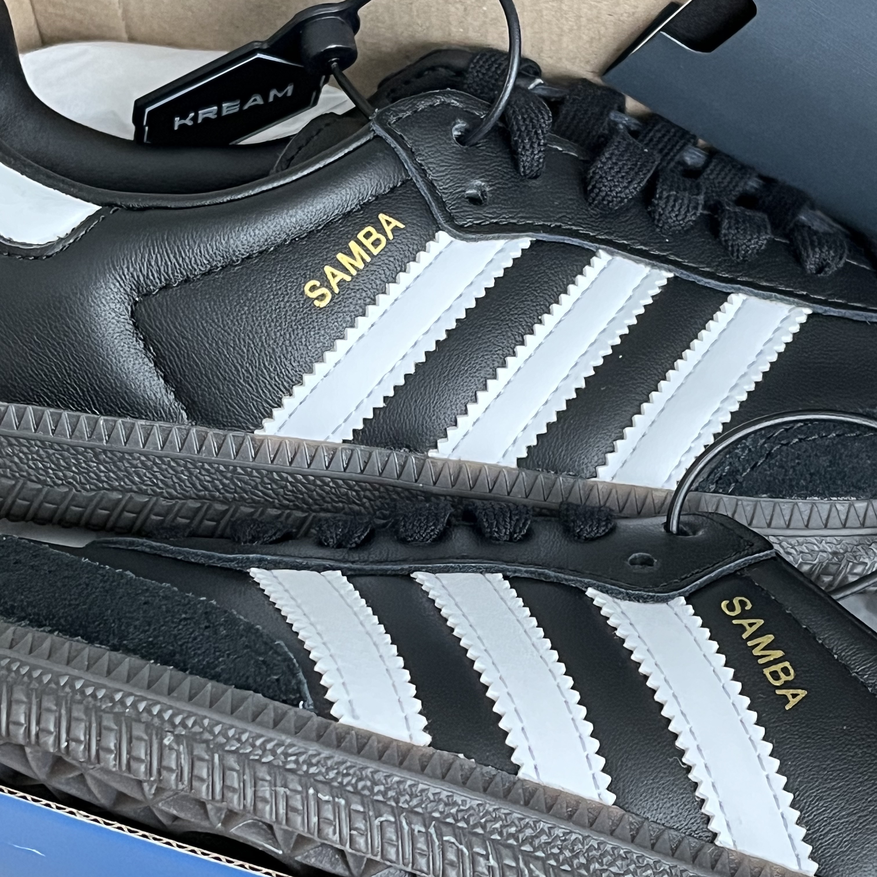 Adidas Samba OG Black White Gum 착용 스타일 - 1