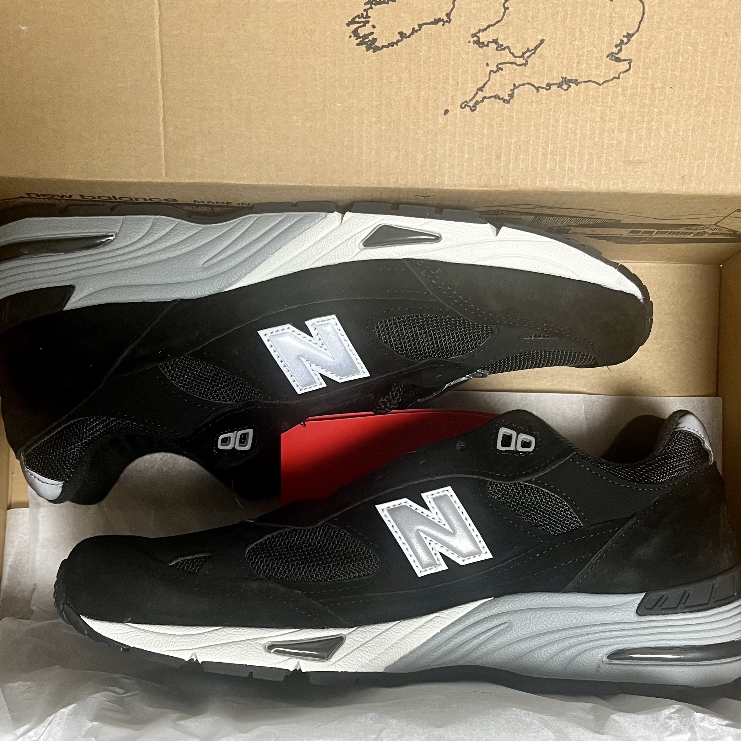 New Balance 991 Made in UK Black Silver 착용 스타일