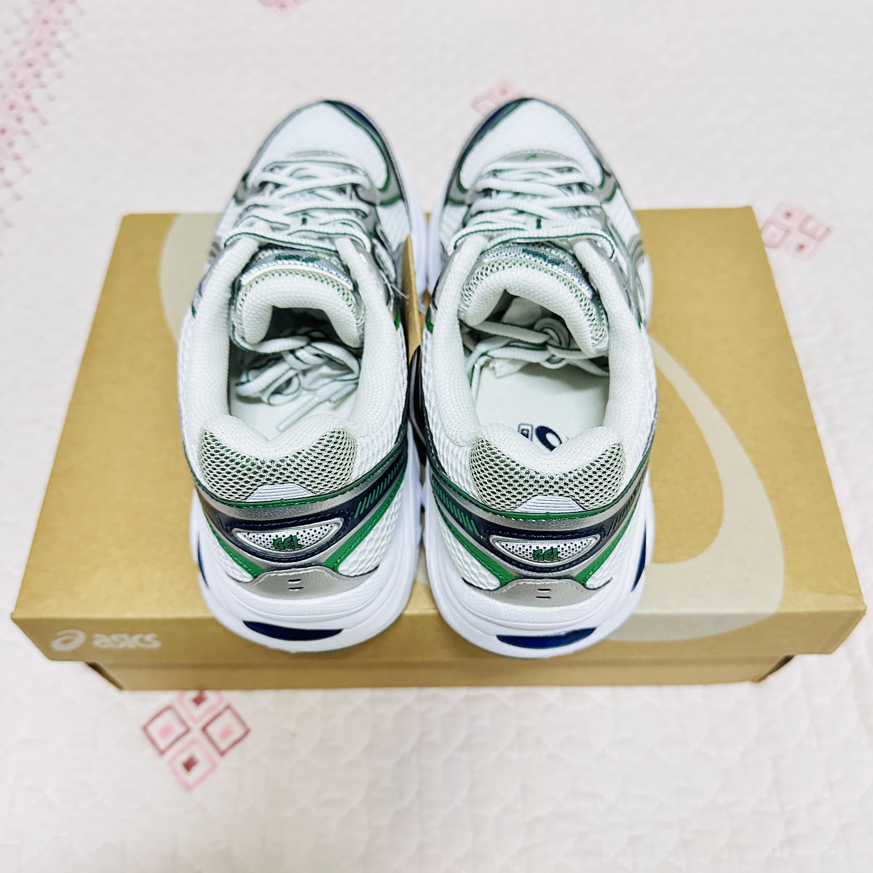 Asics GT-2160 White Shamrock Green 착용 스타일 - 3