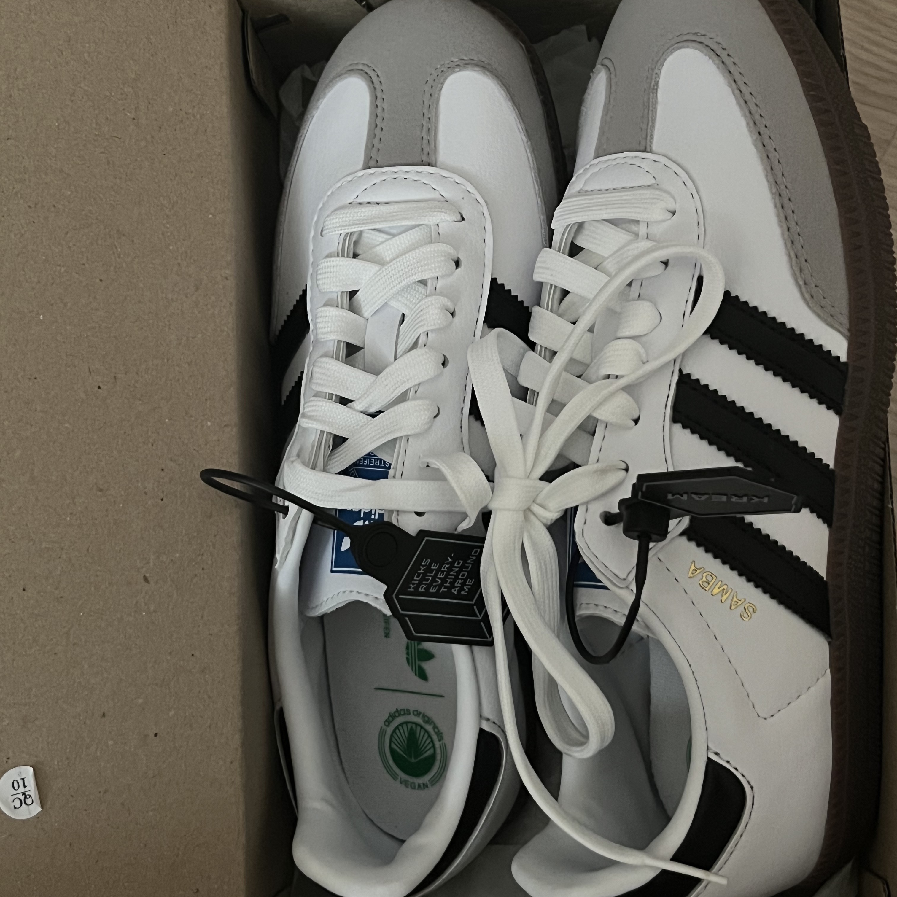 Adidas Samba Vegan White Black 착용 스타일