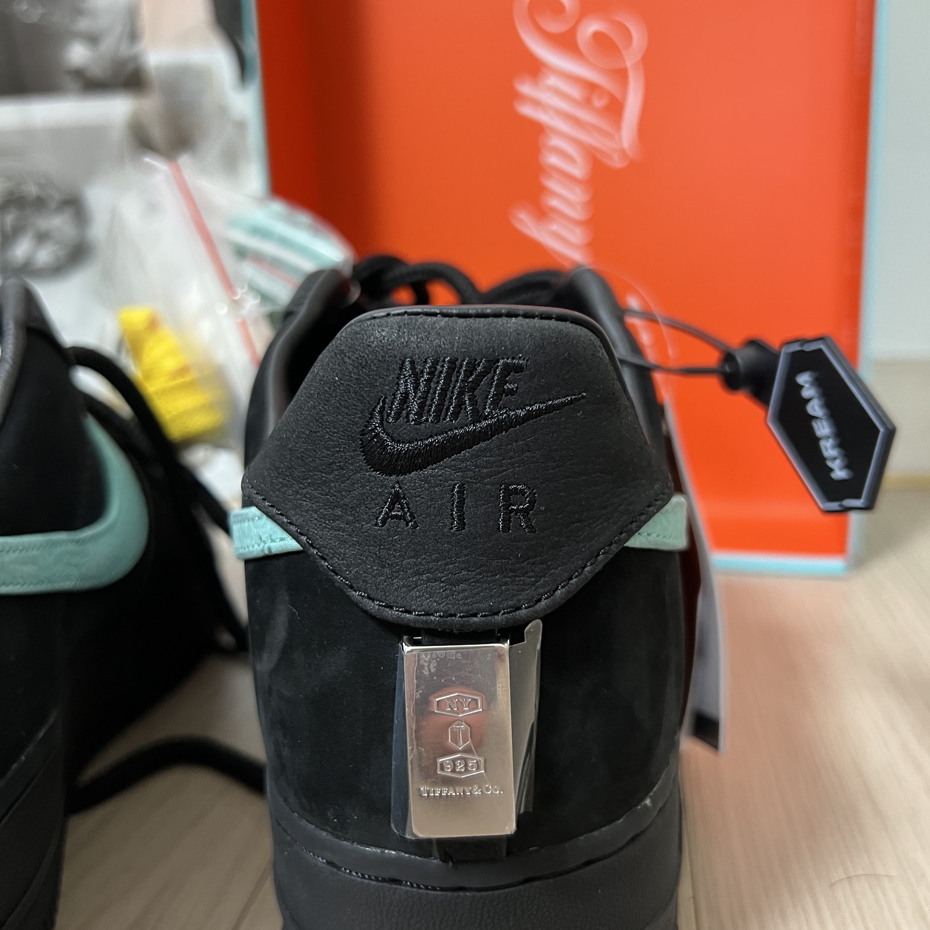 Nike x Tiffany & Co. Air Force 1 Low SP 1837 착용 스타일 - 4