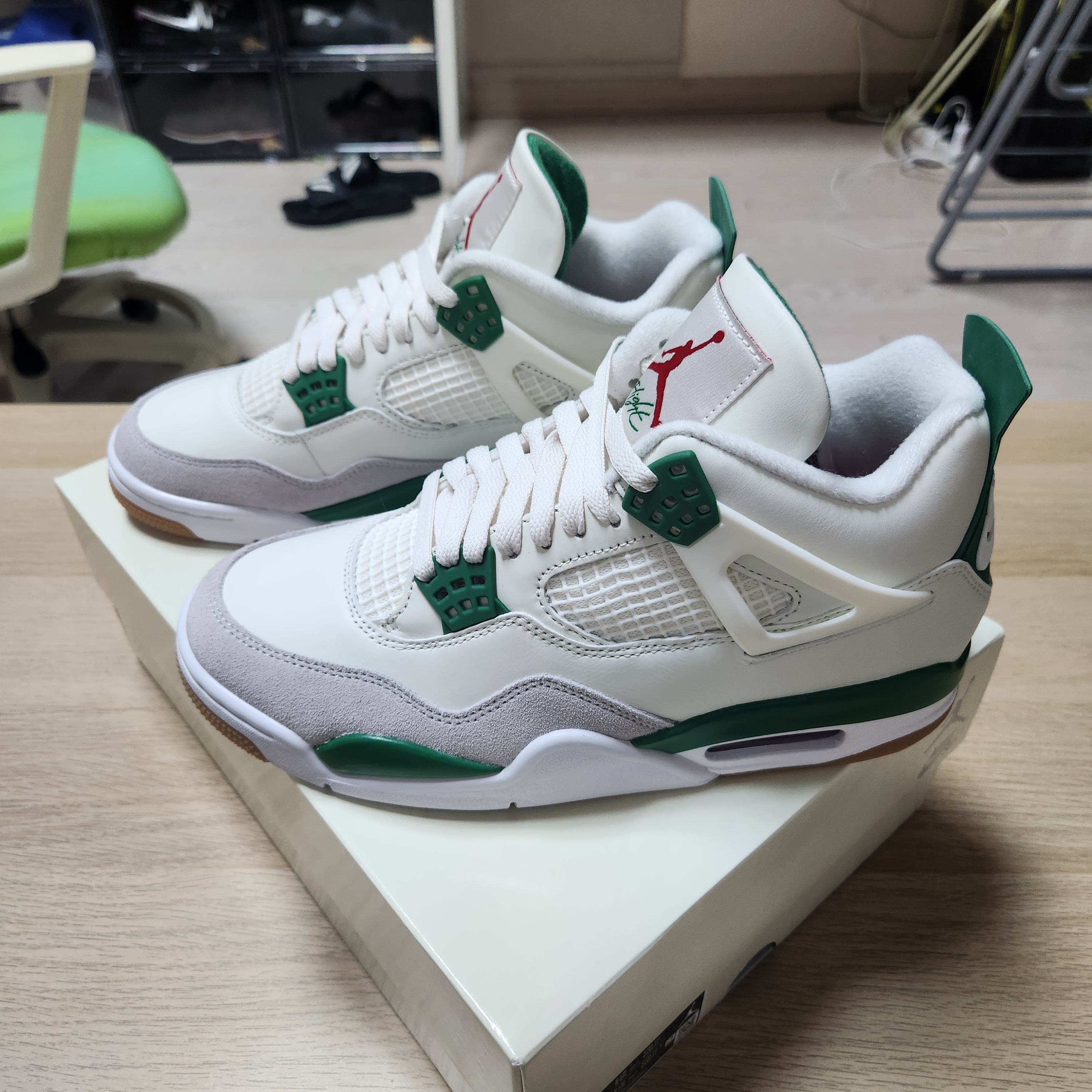 Jordan 4 x Nike SB Retro SP Pine Green 착용 스타일 - 2