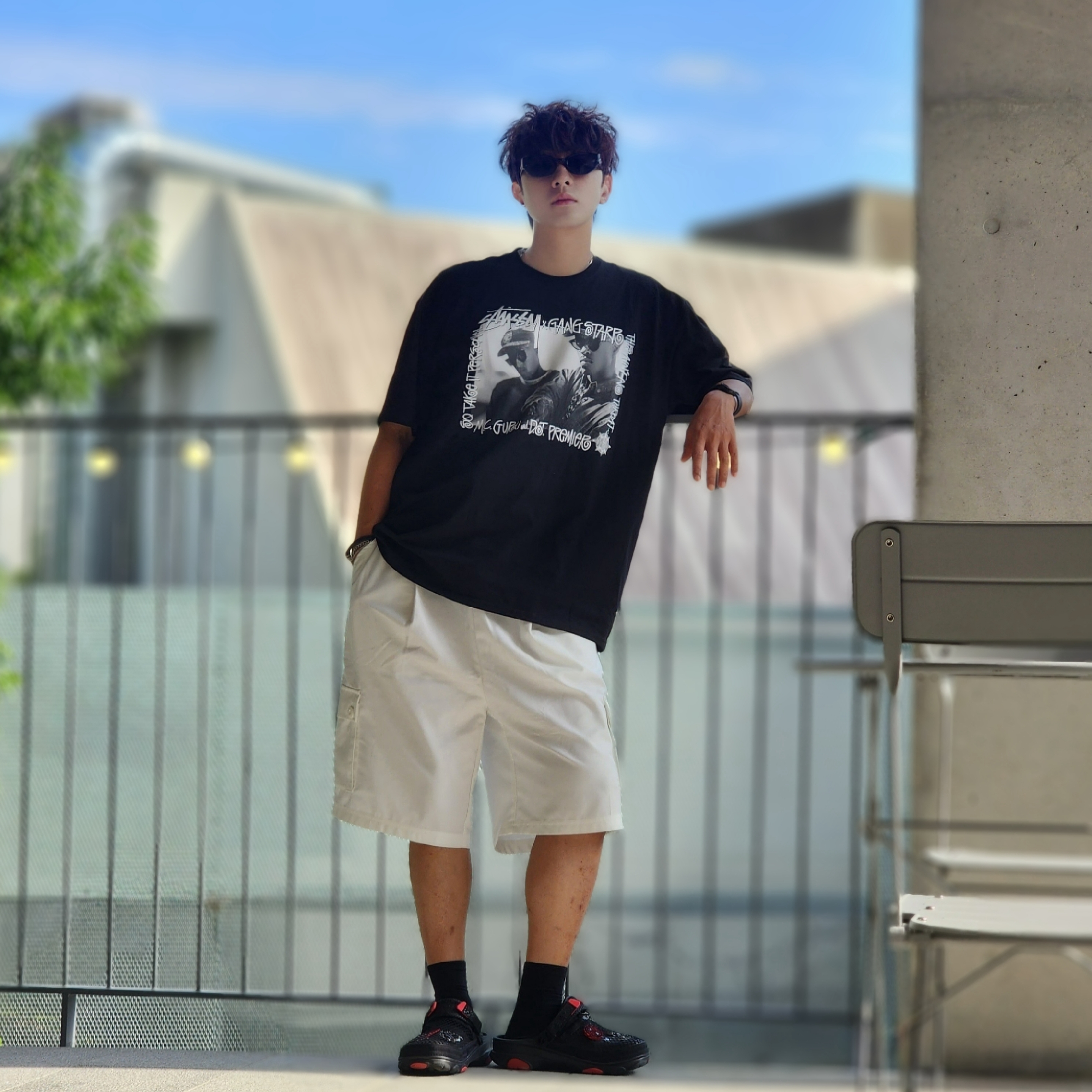 Stussy x Gang Starr Take It Personal T-Shirt Black, Crocs x Staple Classic All Terrain Clog Black 착용 스타일 - 1