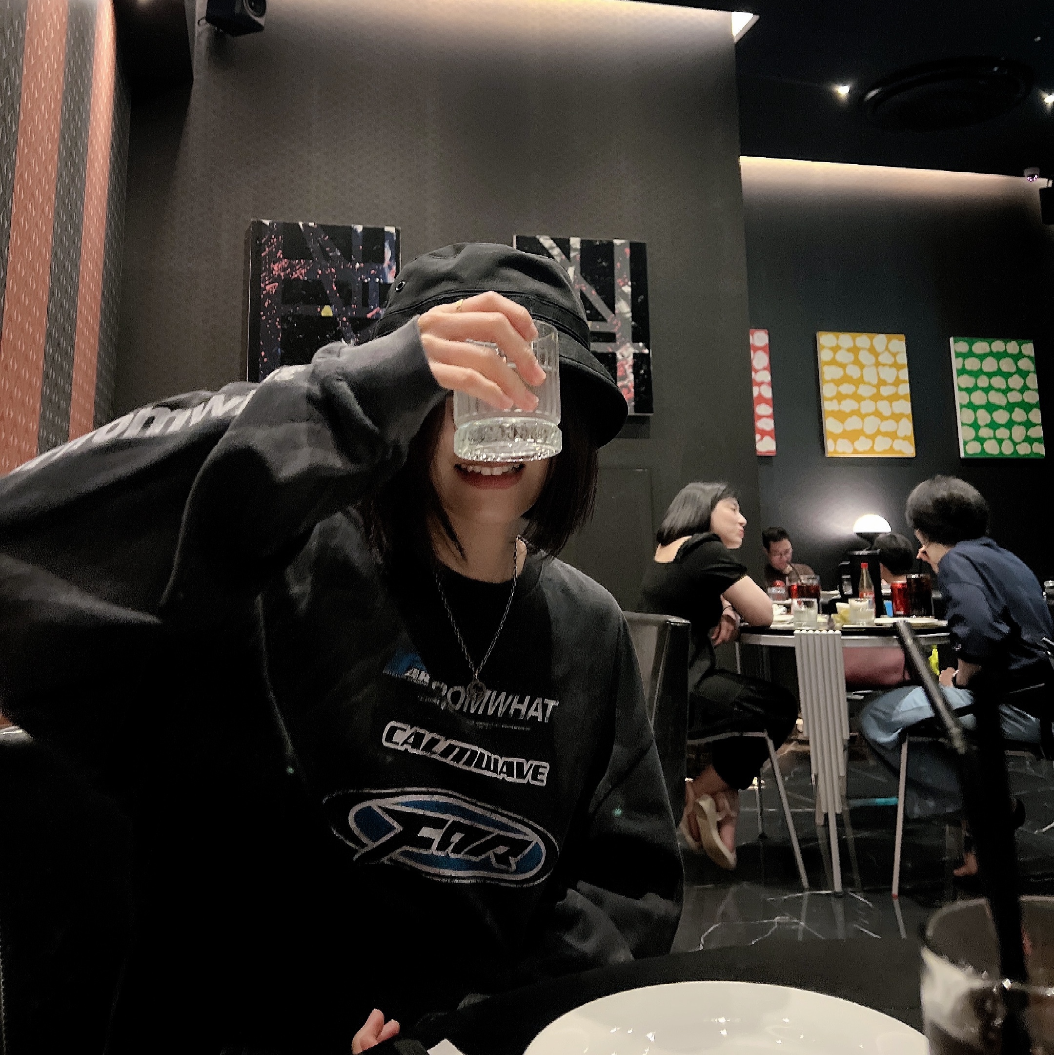 Farfromwhat Far Washed Logo Long Sleeve T-Shirt Black, Prada Re-Nylon and Leather Shoulder Strap Backpack Black 착용 스타일 - 3