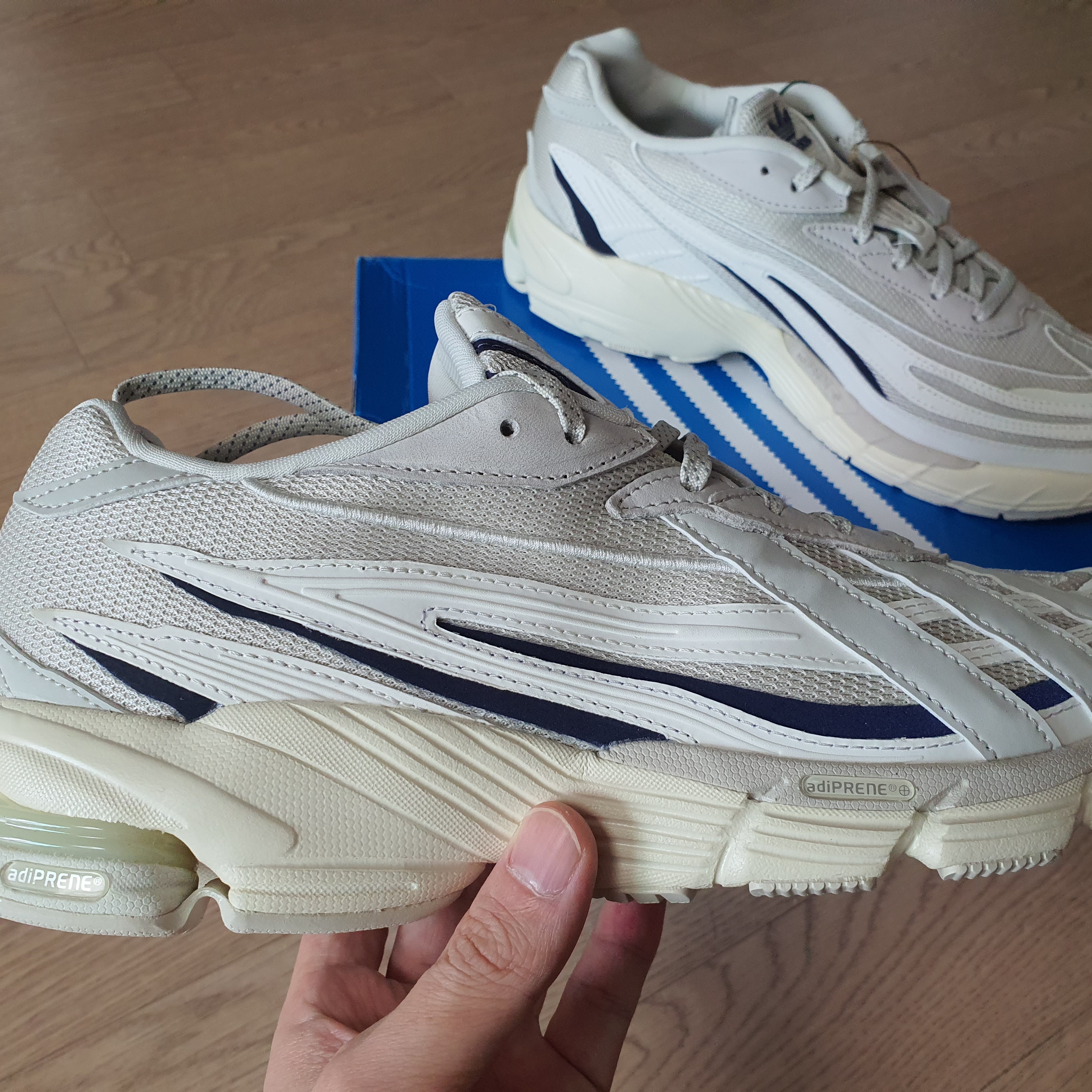 Adidas Orketro Aluminium Off White 착용 스타일 - 3