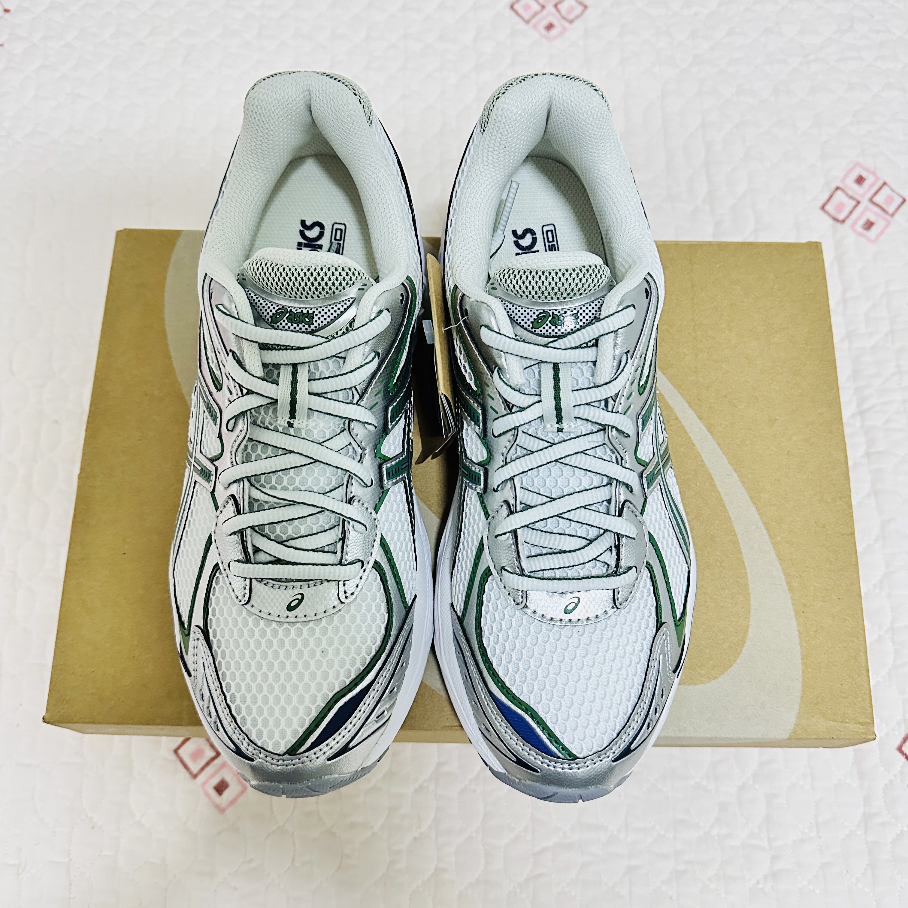 Asics GT-2160 White Shamrock Green 착용 스타일 - 1