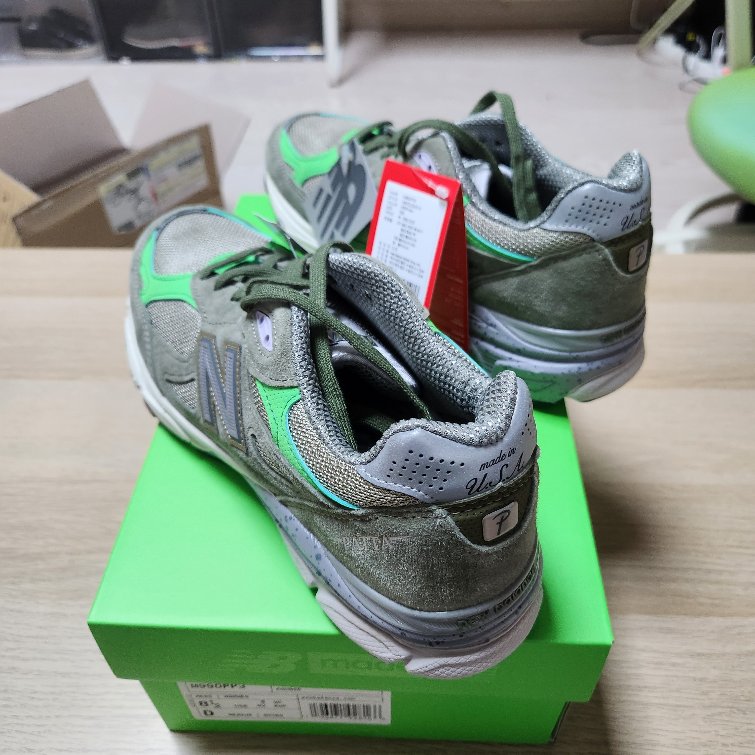New Balance x Patta 990v3 Made in USA Olive 착용 스타일 - 3