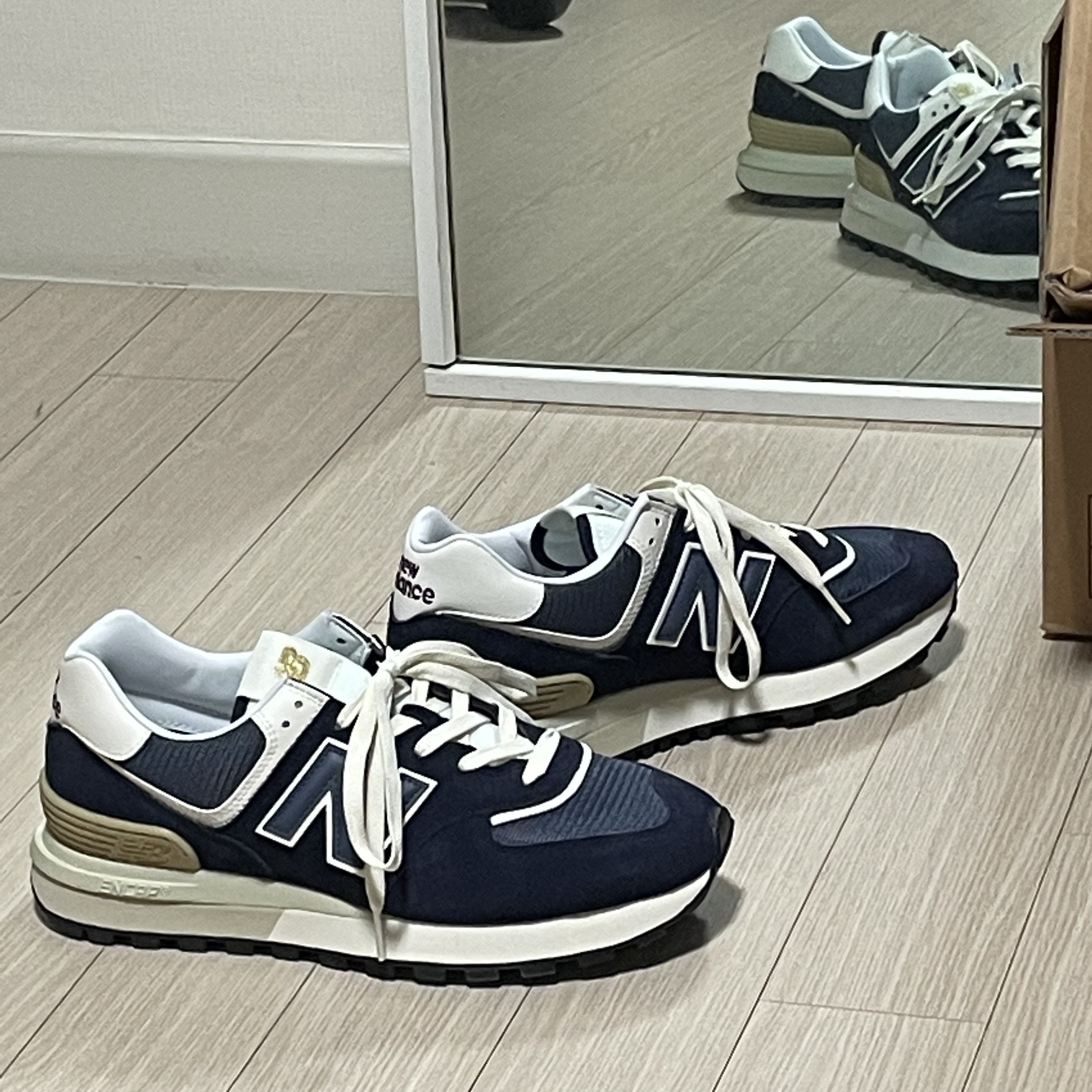 Isabel Marant Afko Polo Shirt Faded Night - 23SS, New Balance 574 Legacy Navy 착용 스타일 - 2