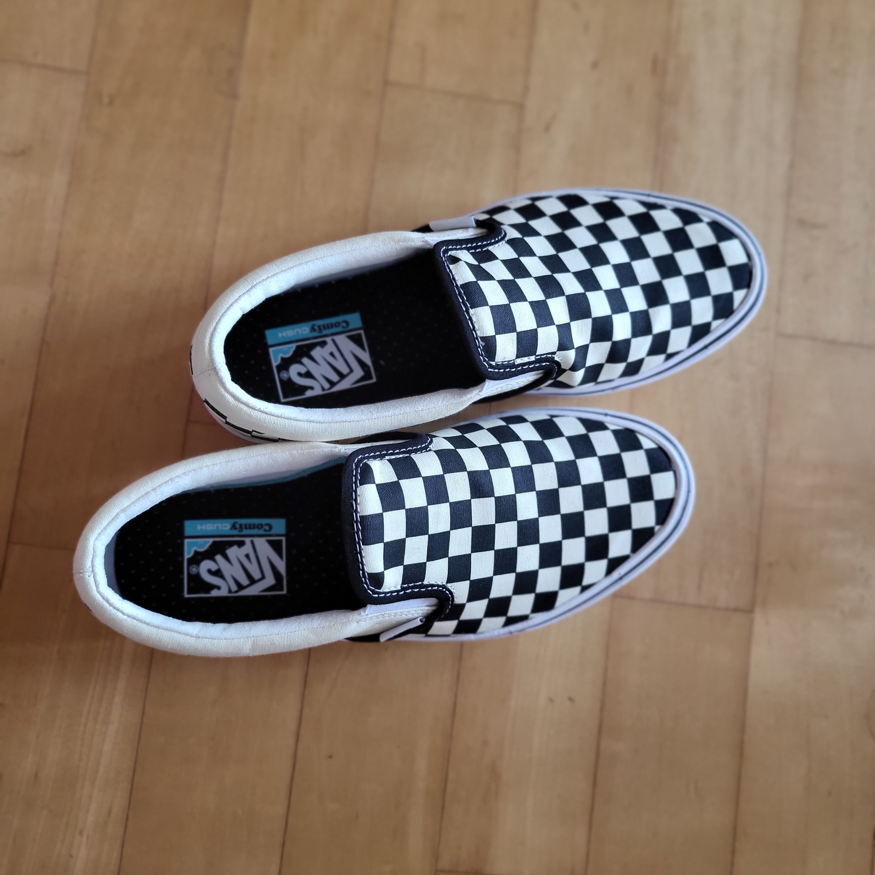 Vans Slip-On ComfyCush Checkerboard 착용 스타일