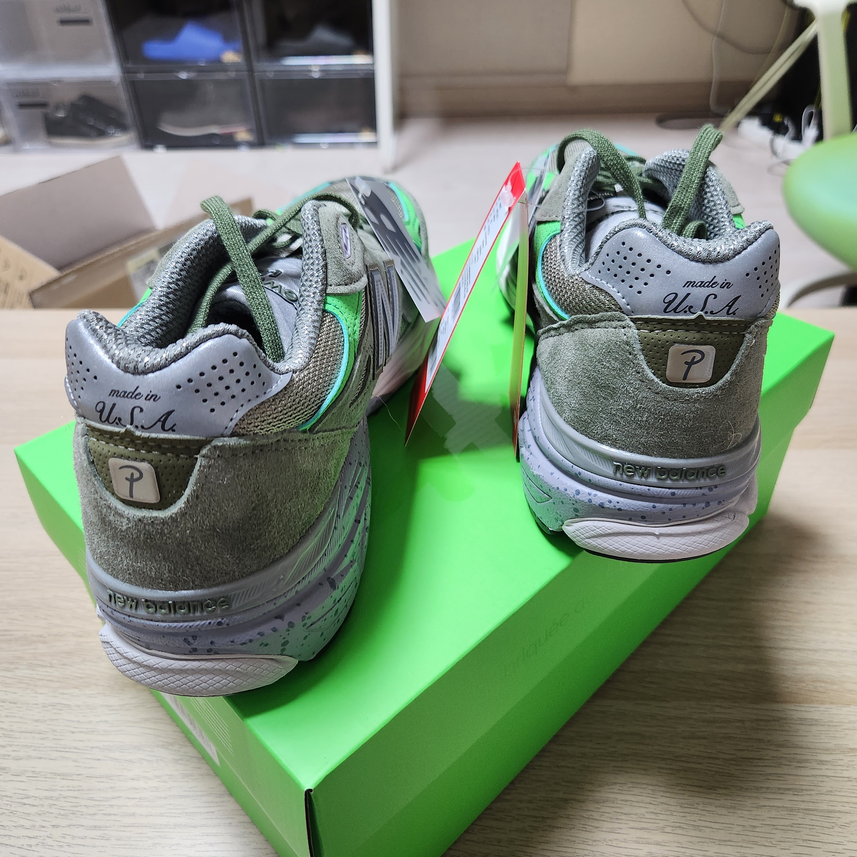New Balance x Patta 990v3 Made in USA Olive 착용 스타일 - 4