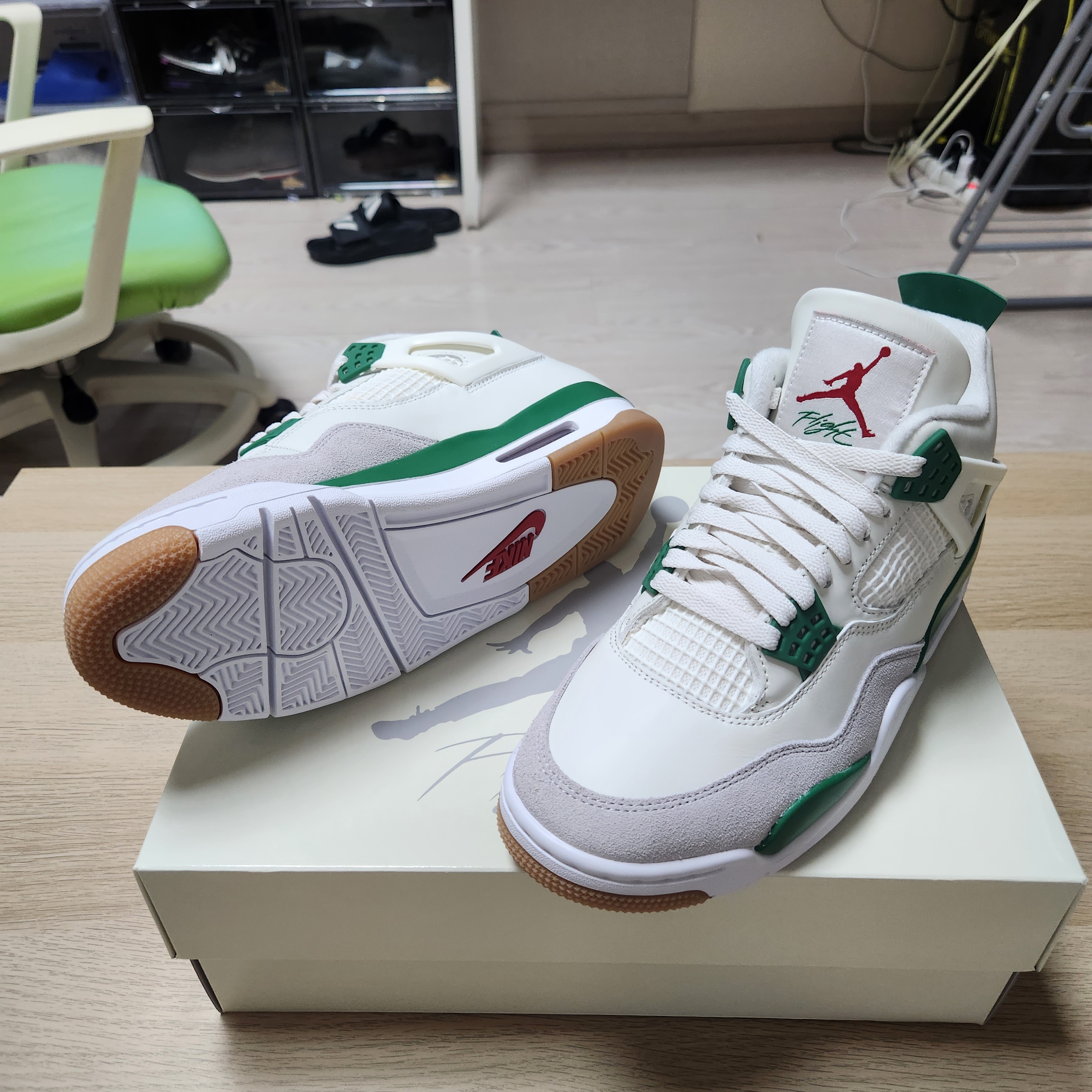 Jordan 4 x Nike SB Retro SP Pine Green 착용 스타일 - 5