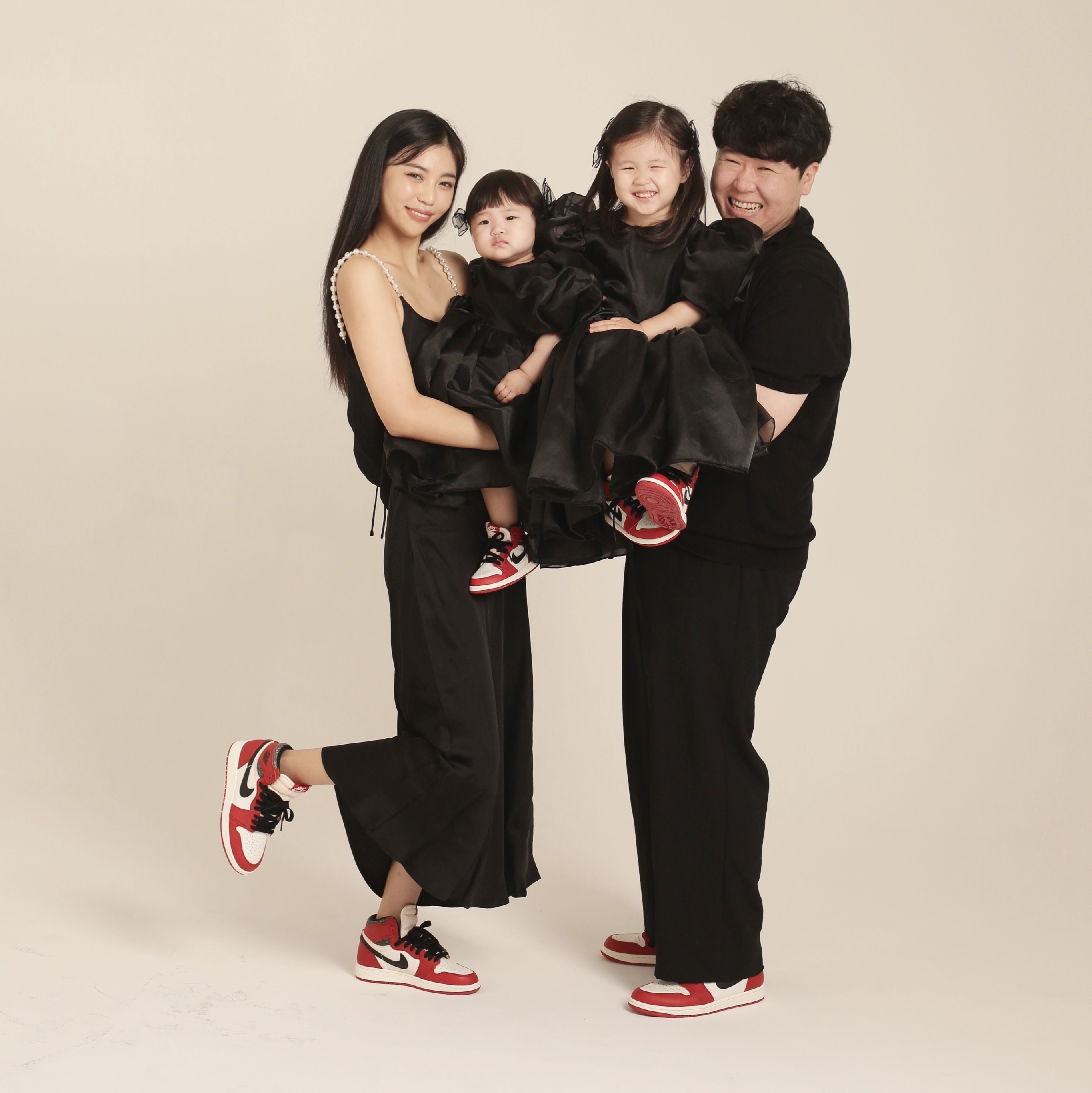 Jordan 1 Retro High OG Chicago 2022, (GS) Jordan 1 Retro High OG Chicago 2022 착용 스타일 - 2