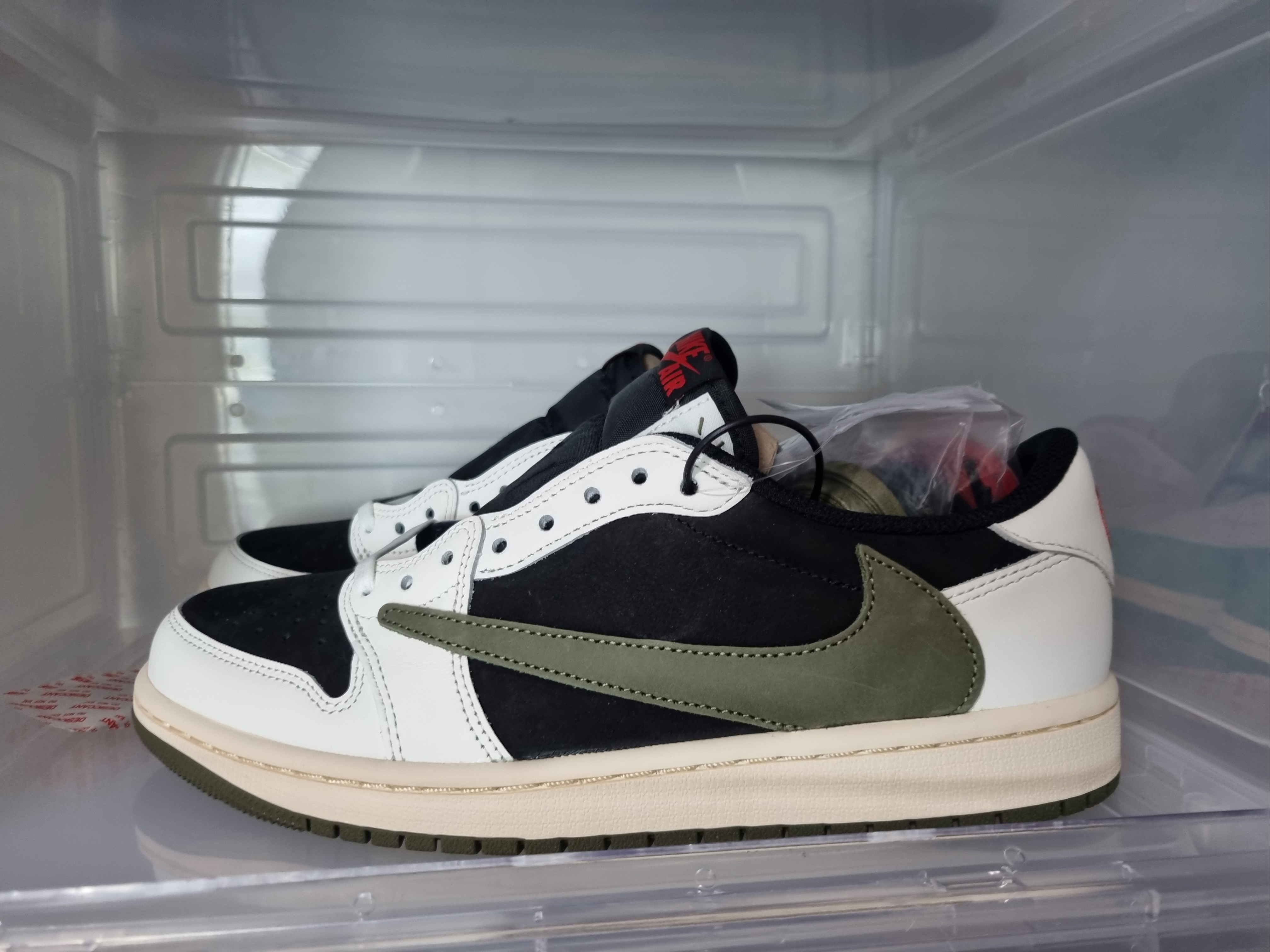 (W) Jordan 1 x Travis Scott Retro Low OG SP Medium Olive 착용 스타일