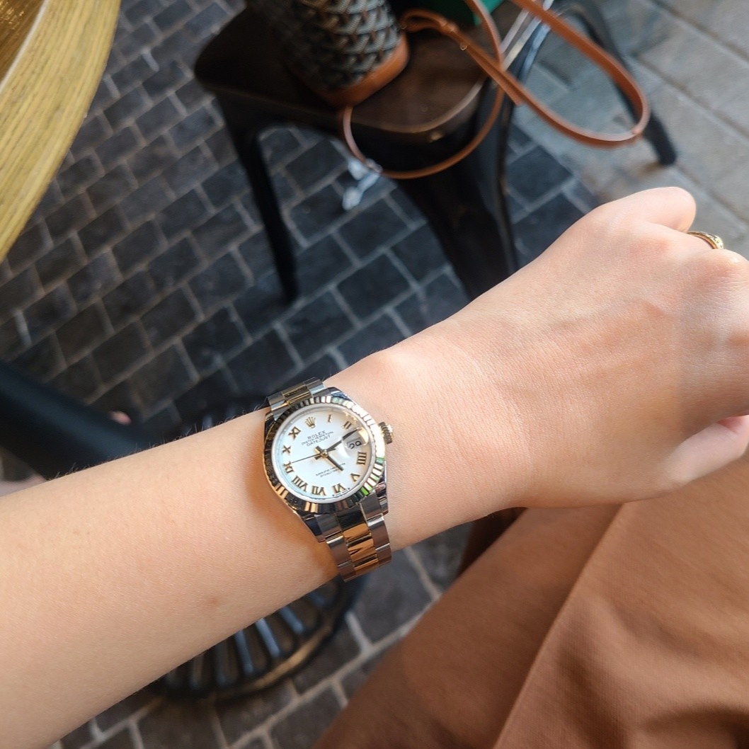 Rolex Lady-Datejust 28mm 279173 White Roman Oyster 착용 스타일 - 2