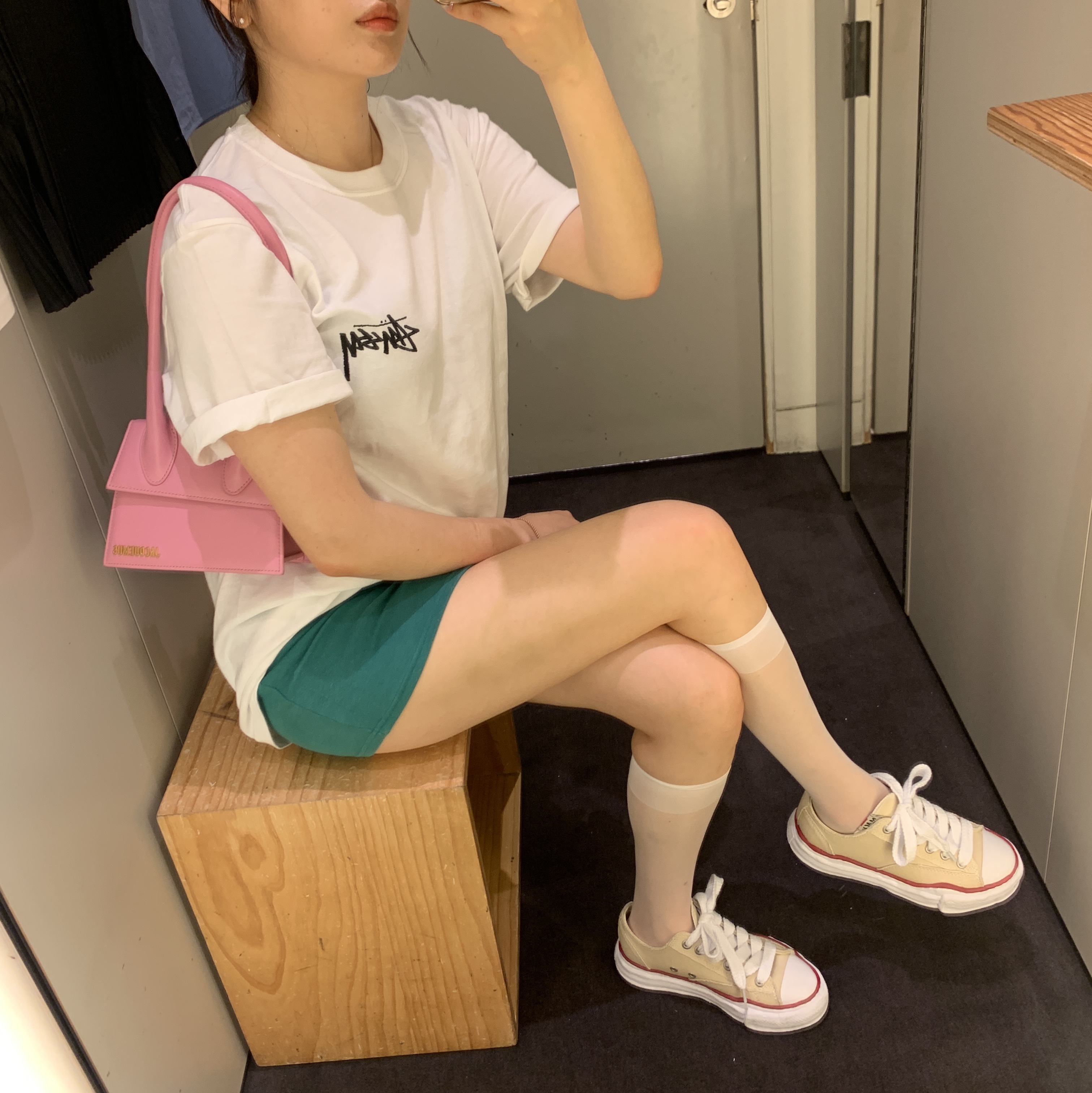 Maison Mihara Yasuhiro Peterson OG Sole Canvas Low-top Sneakers Natural, Jacquemus Le Chiquito Noeud Coiled Handbag Pink 착용 스타일 - 1