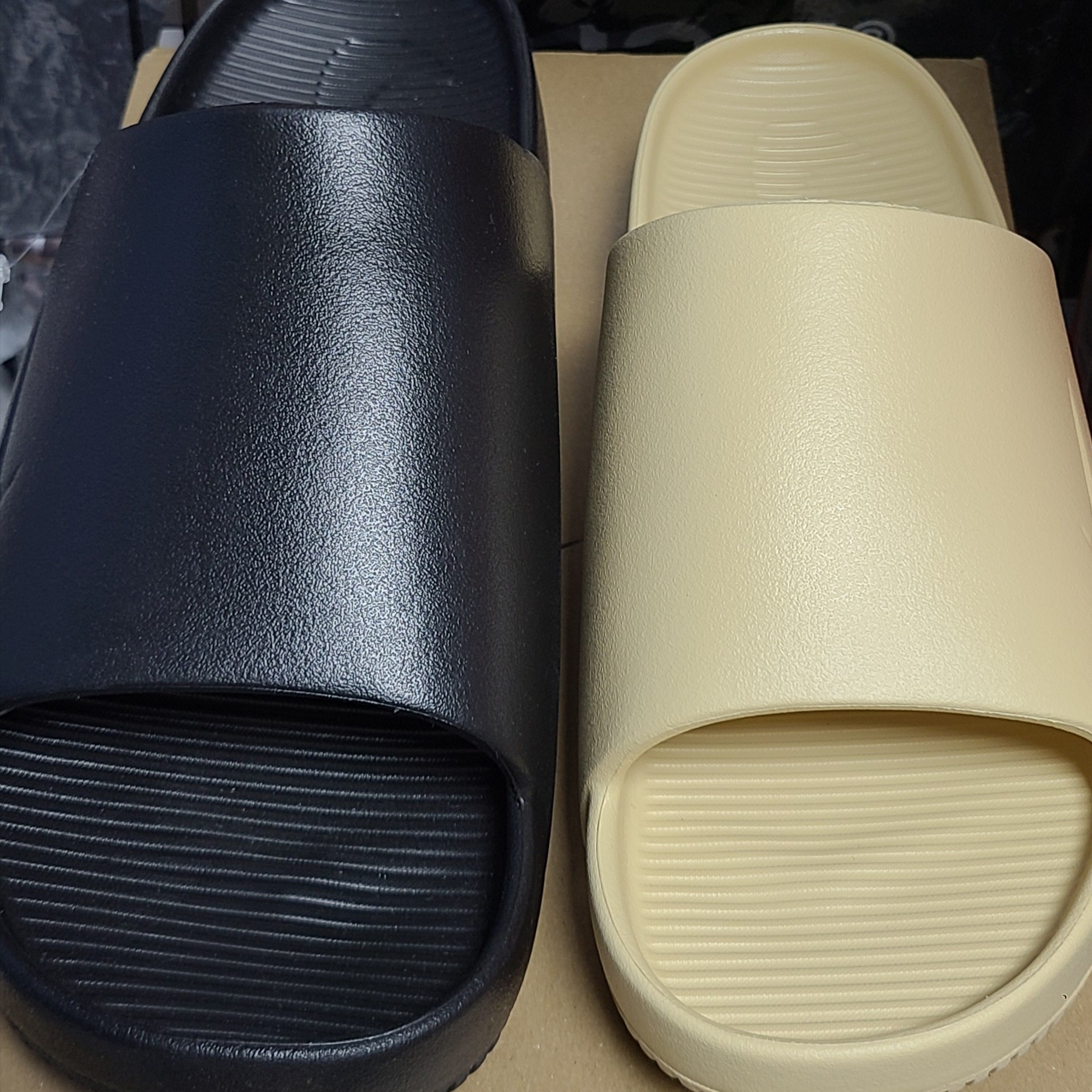 Nike Calm Slide Black, (W) Nike Calm Slide Sesame 착용 스타일 - 2