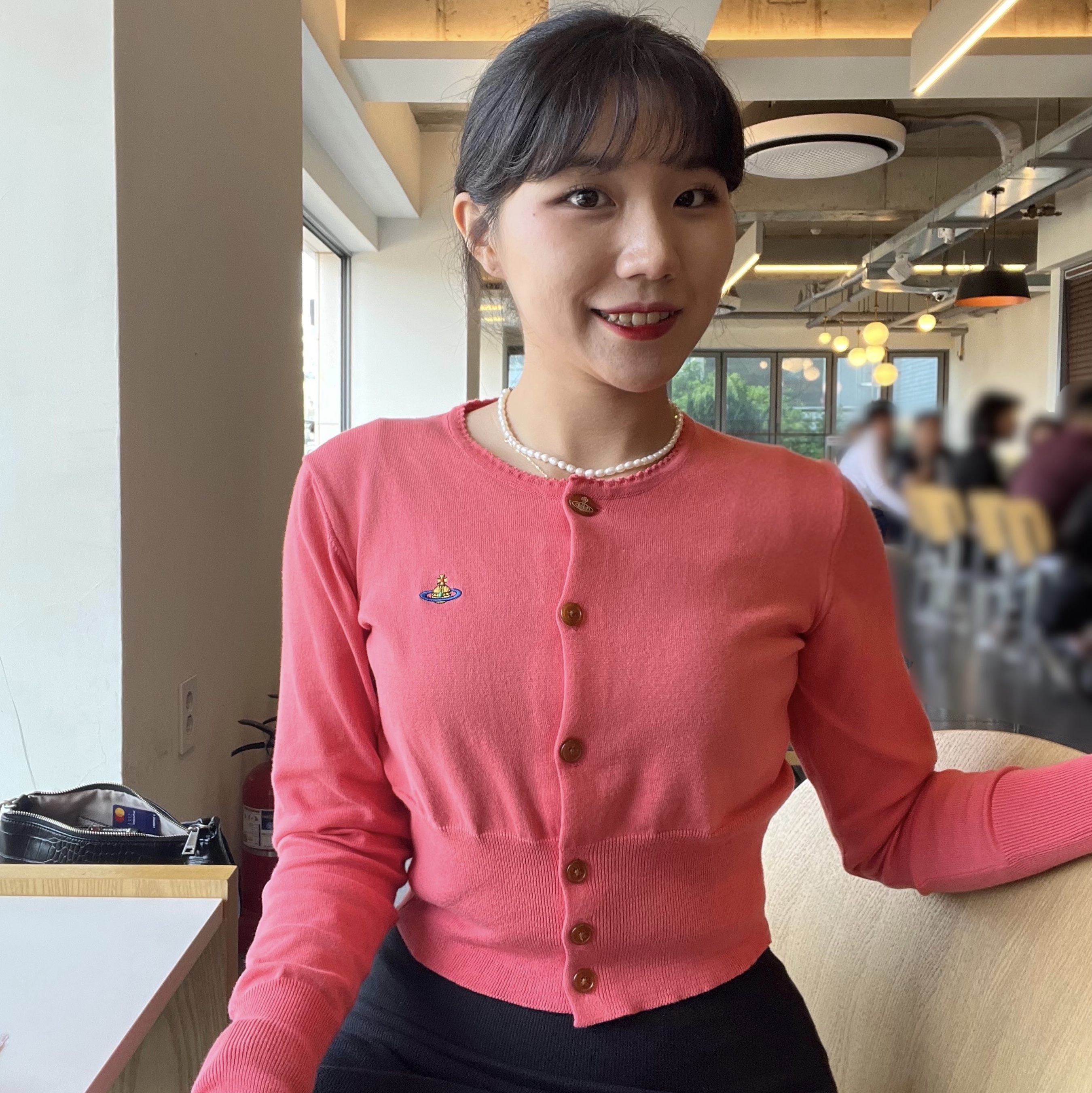 (W) Vivienne Westwood Bea Cropped Cardi Coral 착용 스타일 - 2