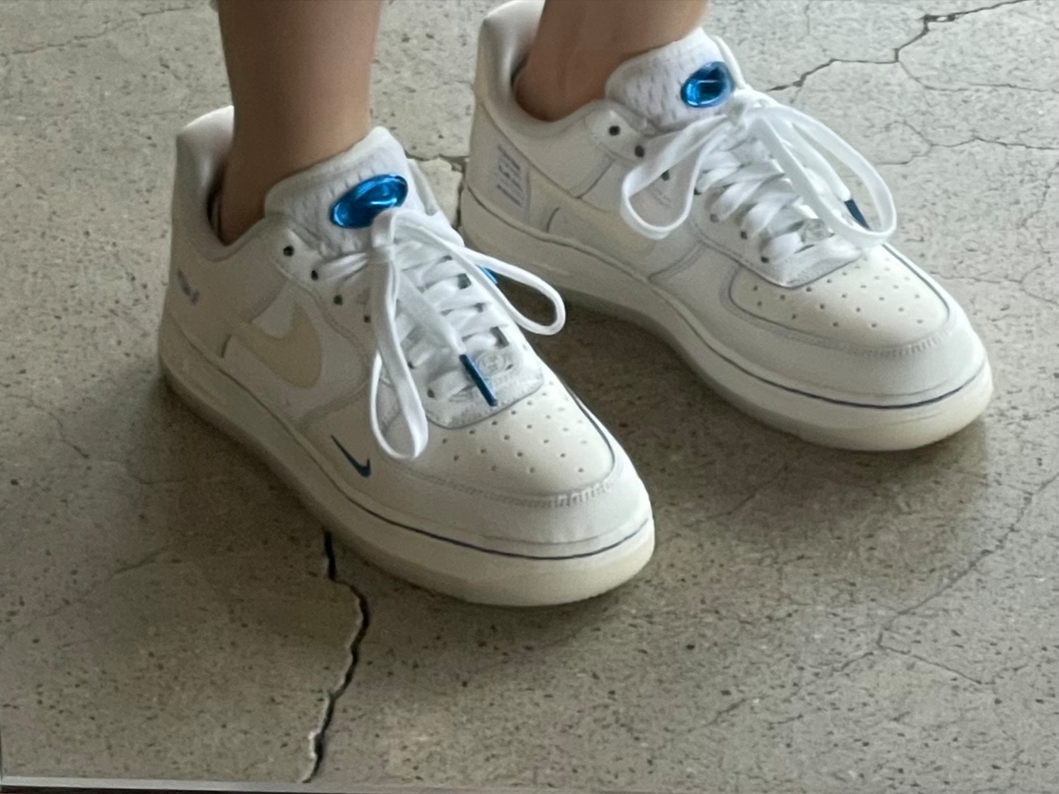 (W) Nike Air Force 1 '07 LX Game Royal Sail 착용 스타일 - 2