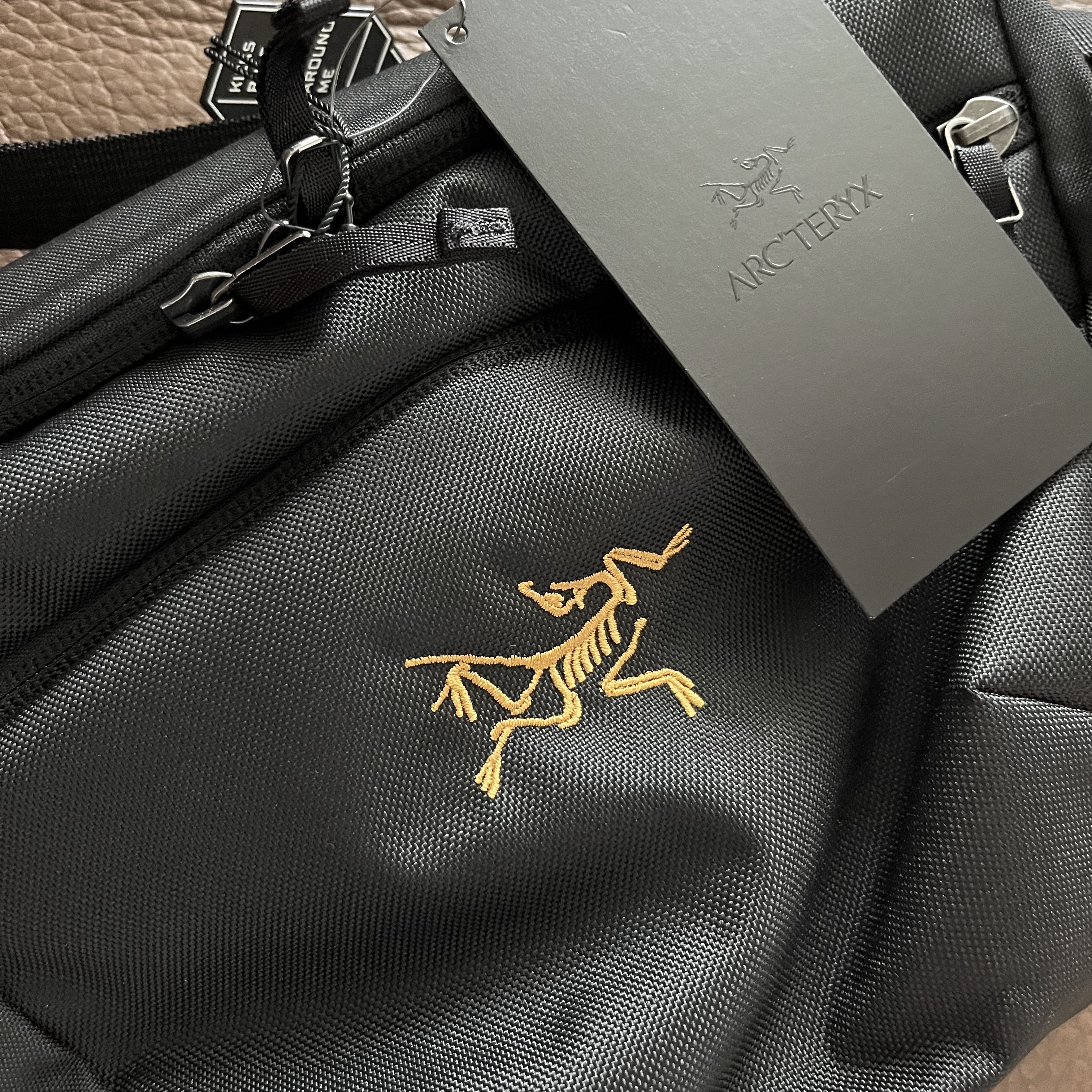 Arc'teryx Mantis 2 Waistpack 24K Black 착용 스타일