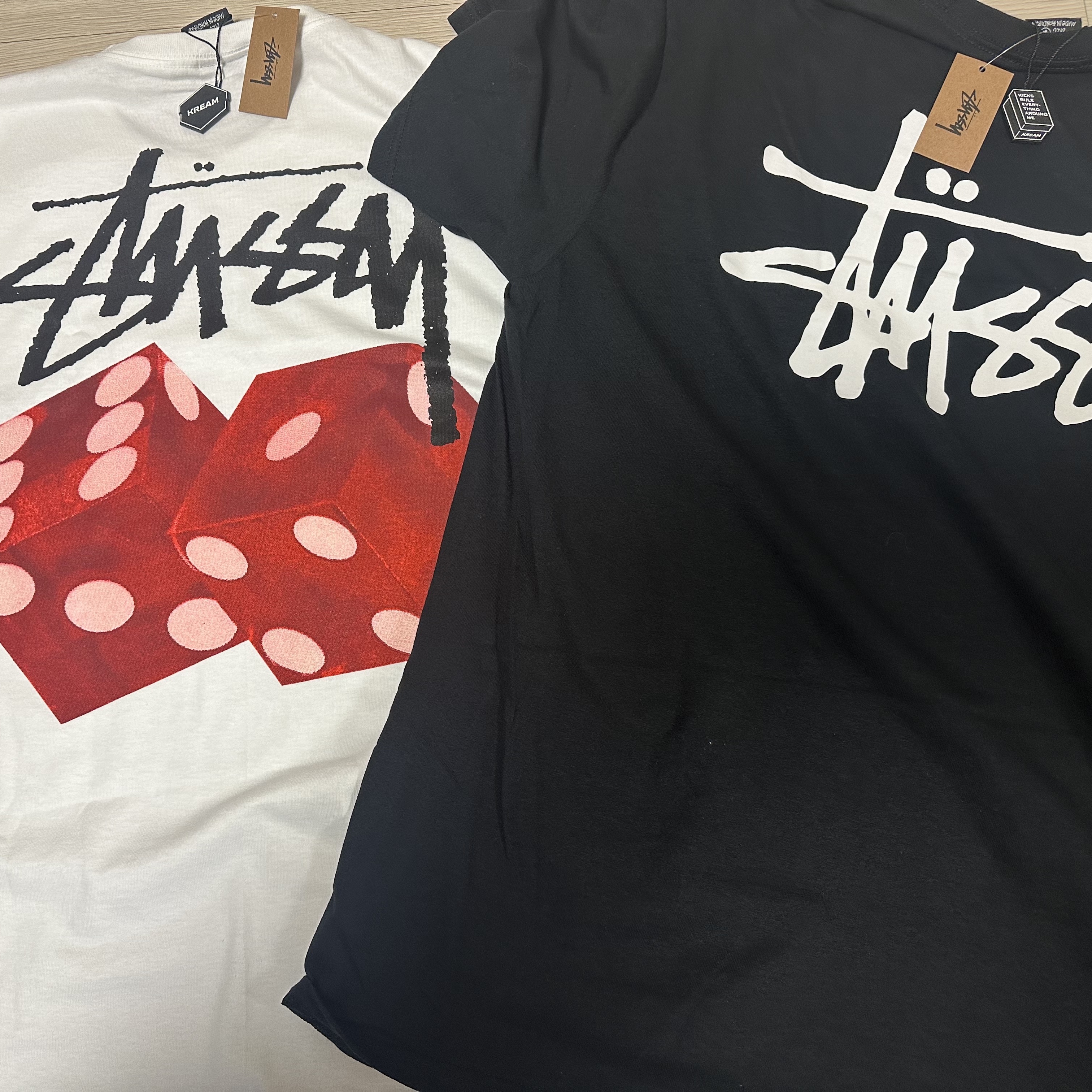 Stussy Basic Stussy T-Shirt Black 2023, Stussy Diced Out T-Shirt White 착용 스타일