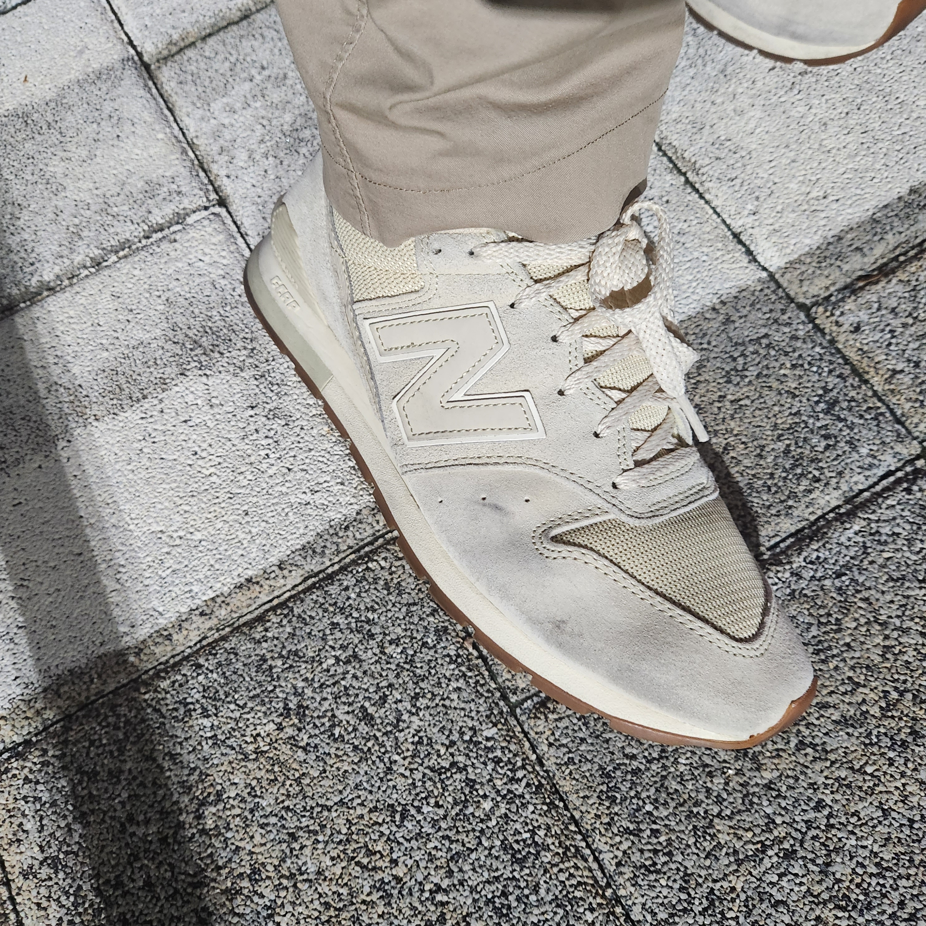 New Balance 996 Beige 착용 스타일