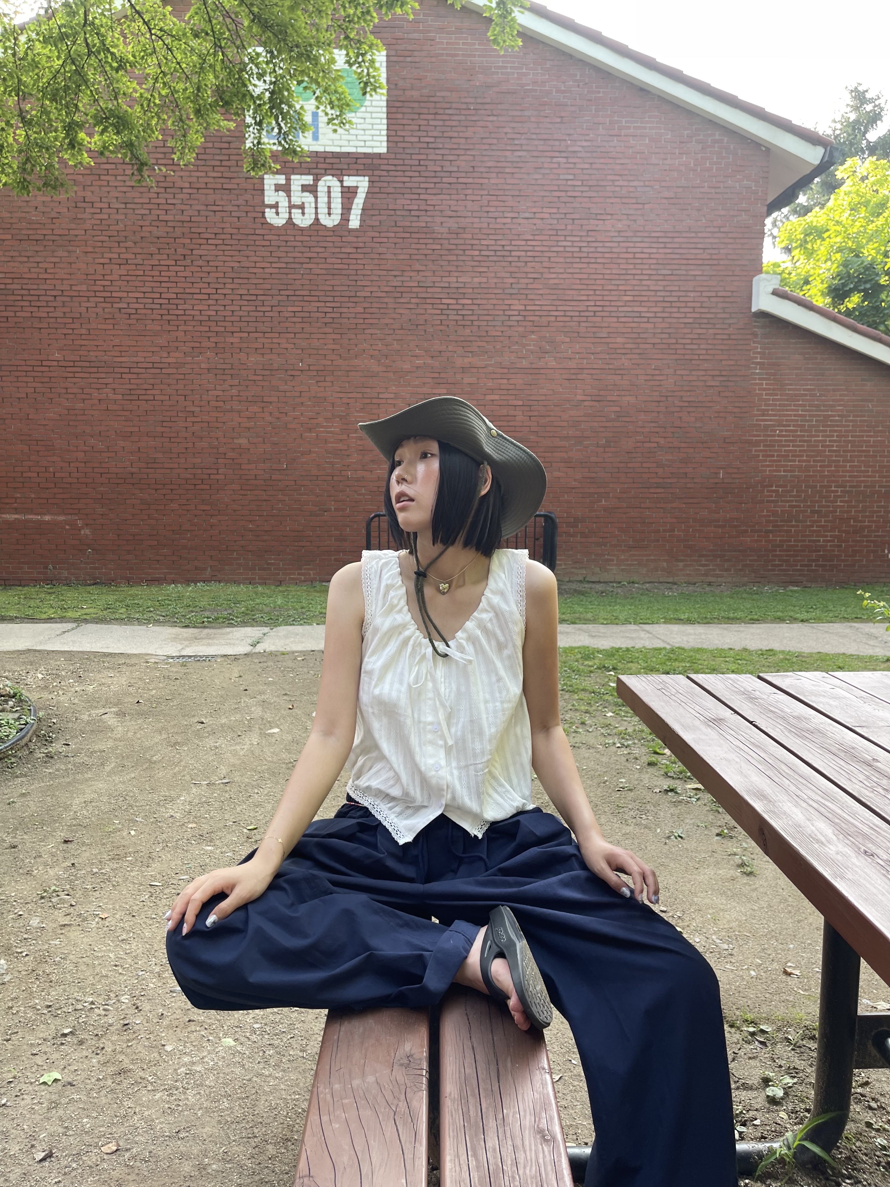 Oofos OOriginal Black 착용 스타일 - 3