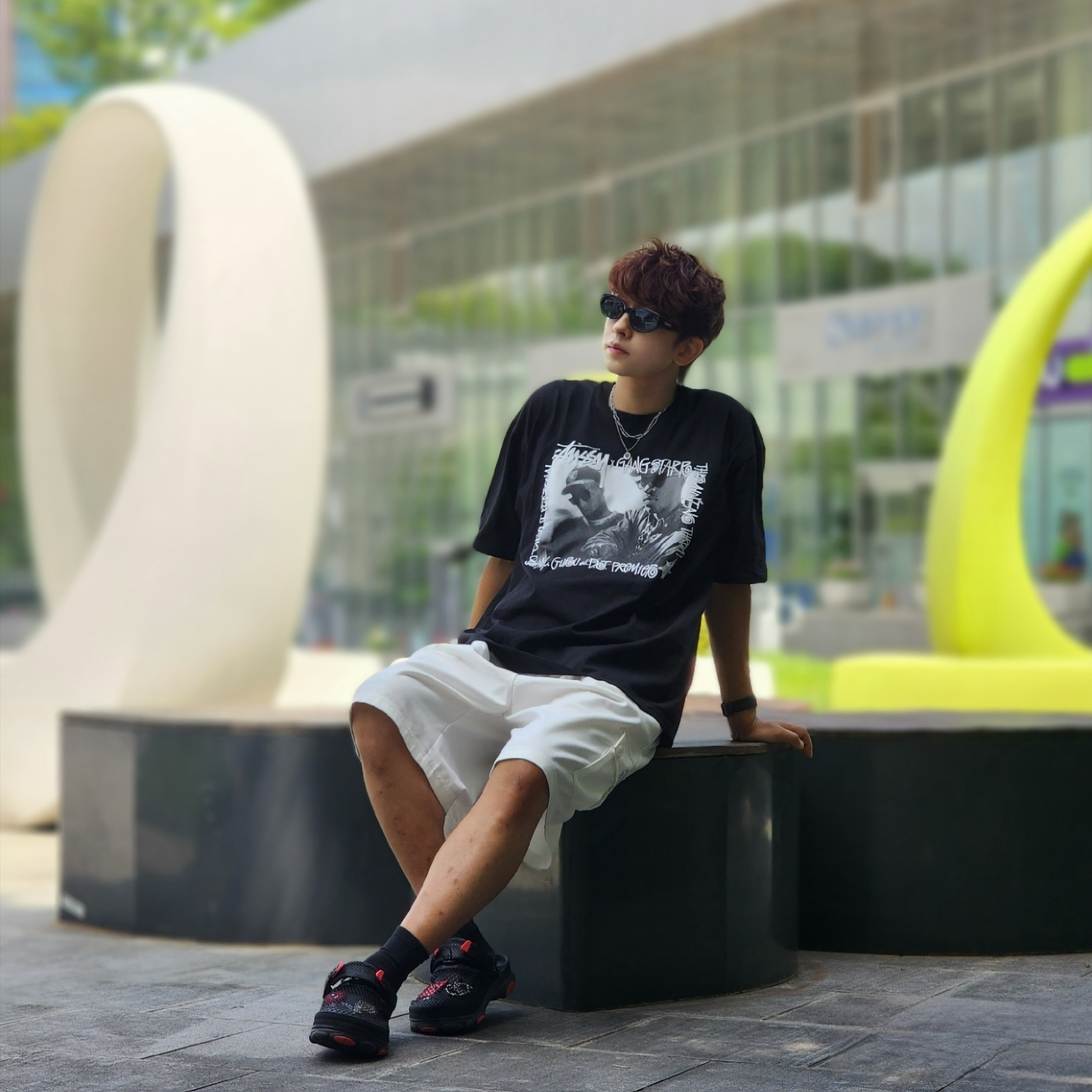 Stussy x Gang Starr Take It Personal T-Shirt Black, Crocs x Staple Classic All Terrain Clog Black 착용 스타일 - 2