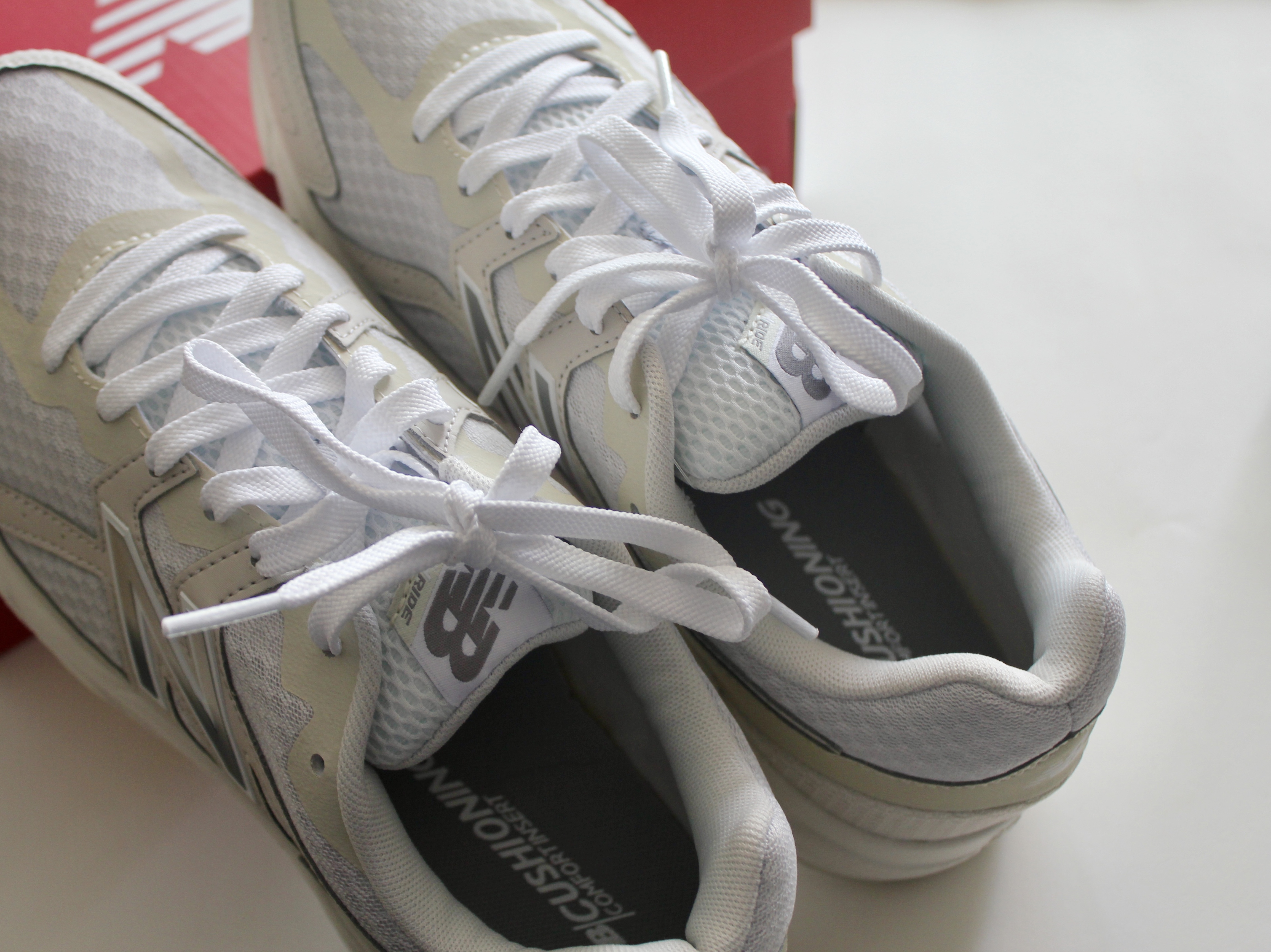 (W) New Balance 480v5 Ivory - 4E XXWide 착용 스타일