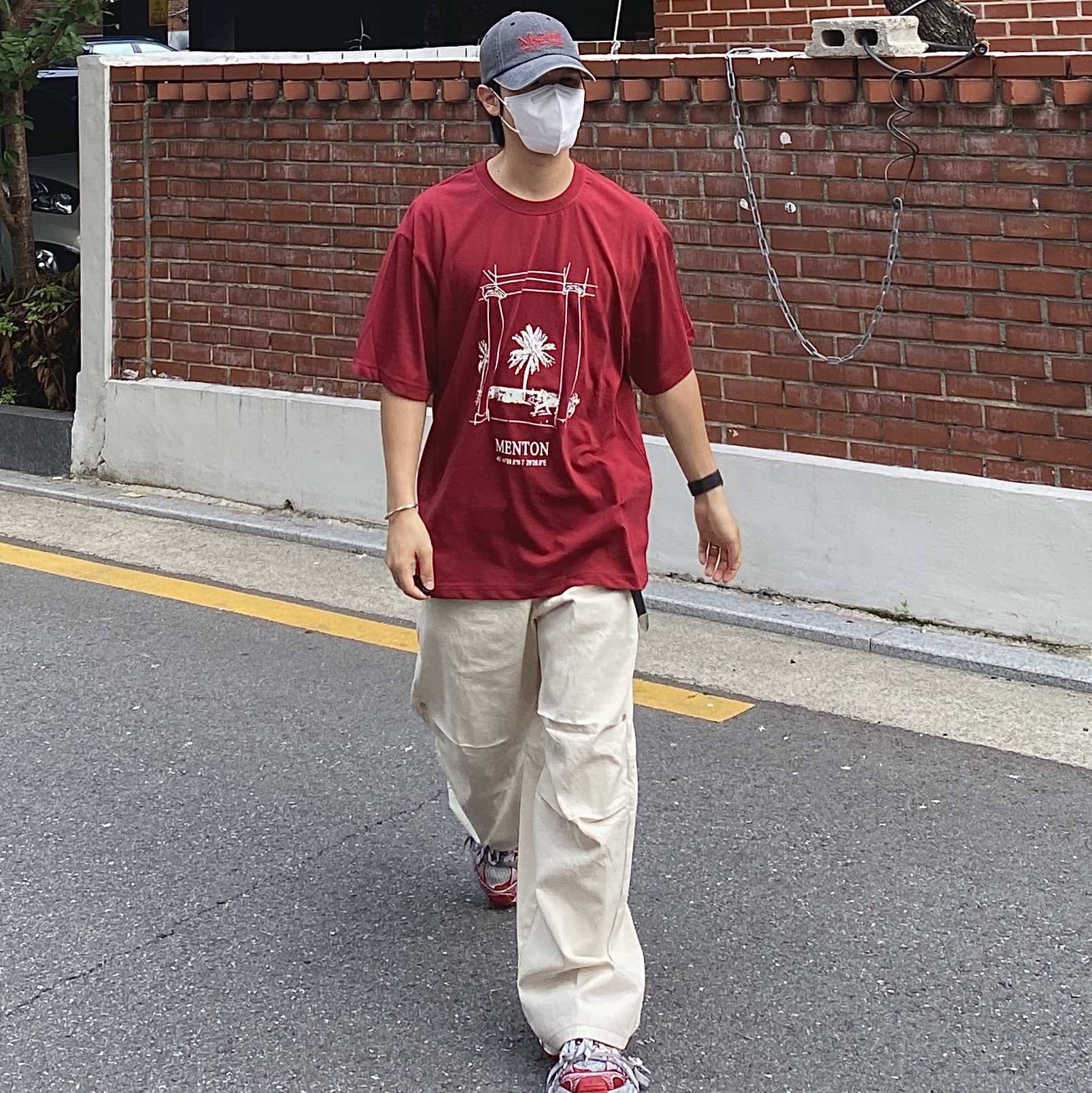 Balenciaga 3XL Sneakers White Red 착용 스타일 - 1