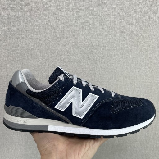 New Balance 996 Navy Silver 착용 스타일