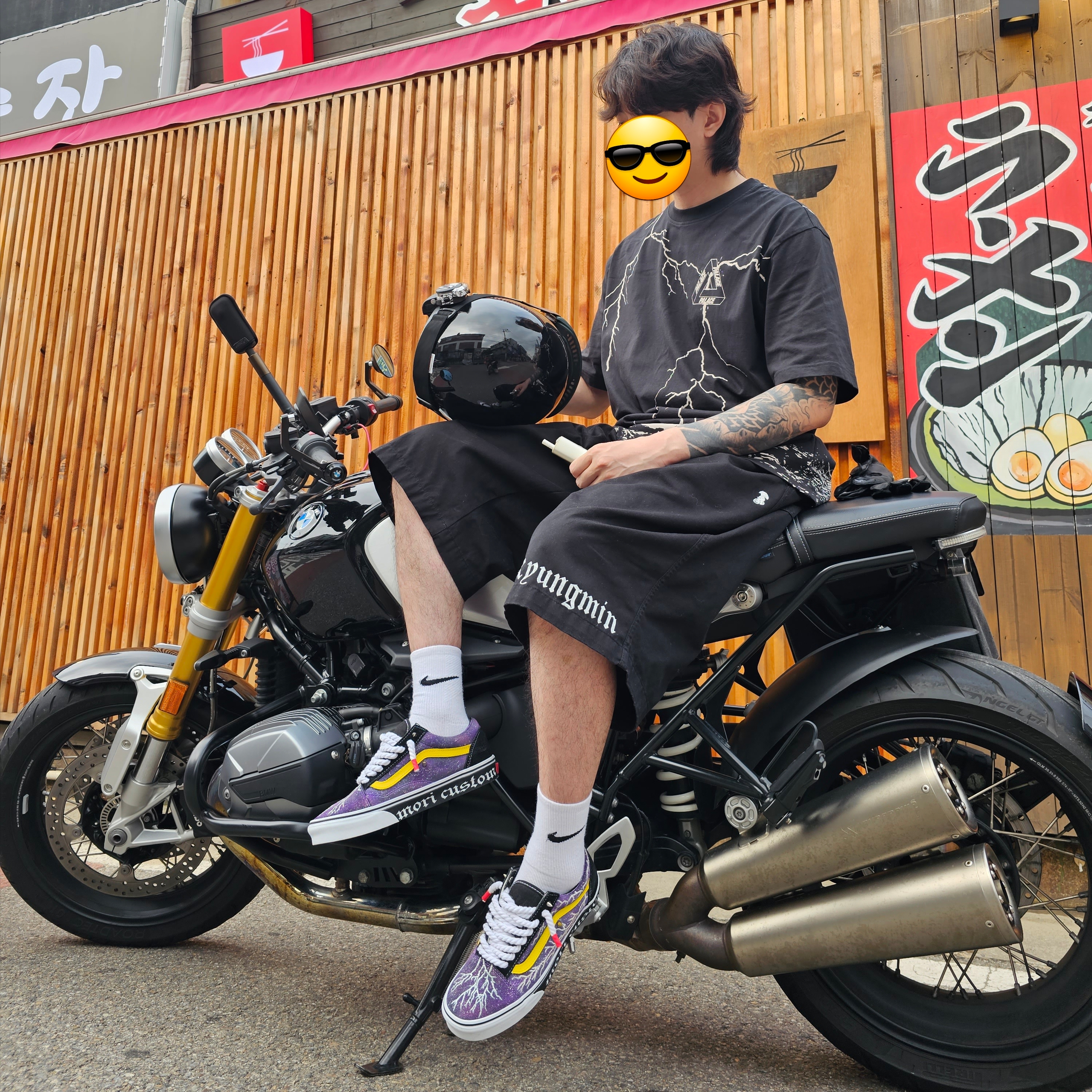 Vans ComfyCush Old Skool Black True white, Palace Tri-Strike T-Shirt Black - 21FW 착용 스타일