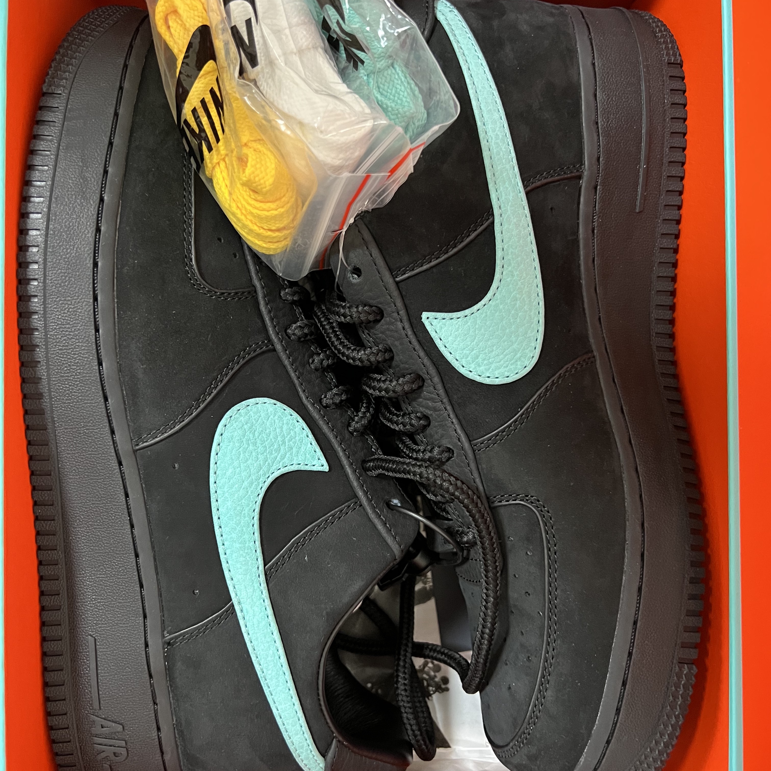 Nike x Tiffany & Co. Air Force 1 Low SP 1837 착용 스타일 - 3