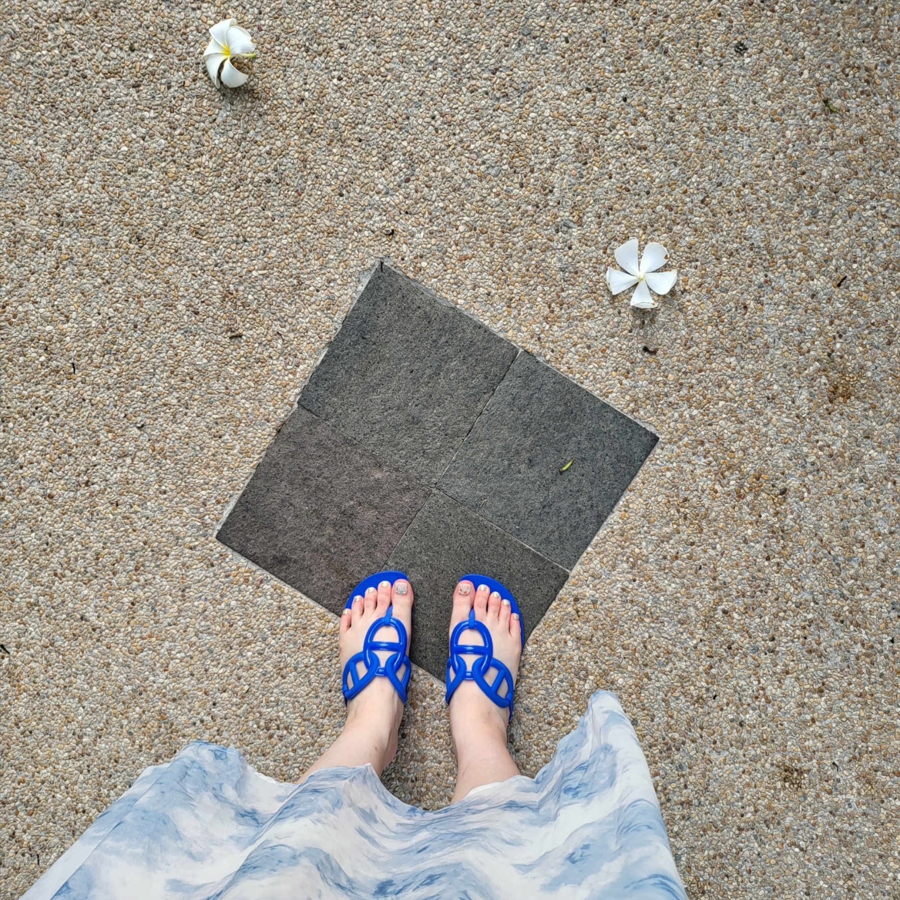 (W) Hermes Egerie Sandal Bleu Outremer 착용 스타일 - 1