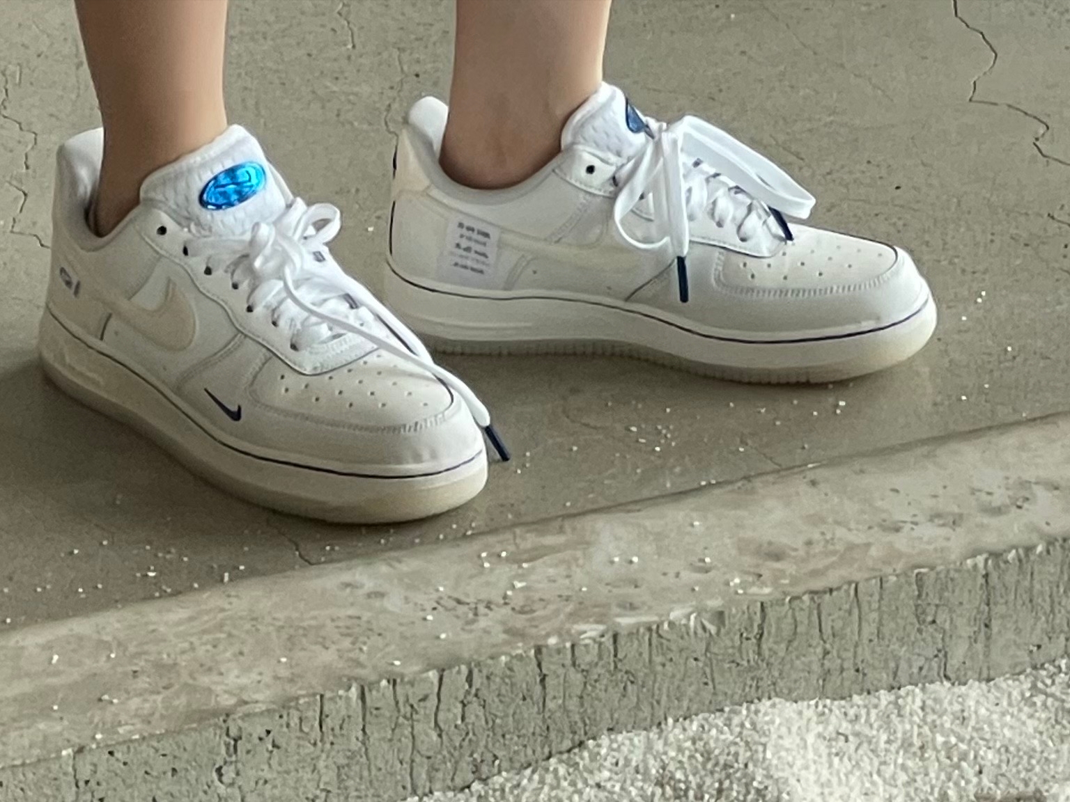 (W) Nike Air Force 1 '07 LX Game Royal Sail 착용 스타일 - 1