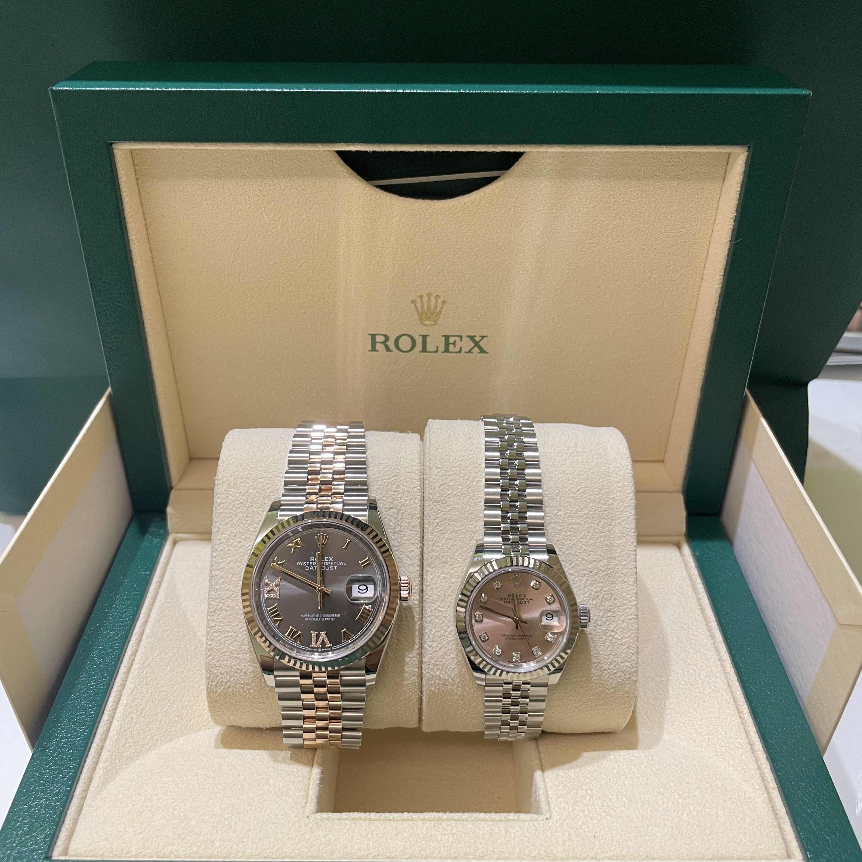 Rolex Lady-Datejust 28mm 279174 Pink Diamond-Set Jubilee, Rolex Datejust 36mm 126231 Slate Roman Diamond-Set Jubilee 착용 스타일