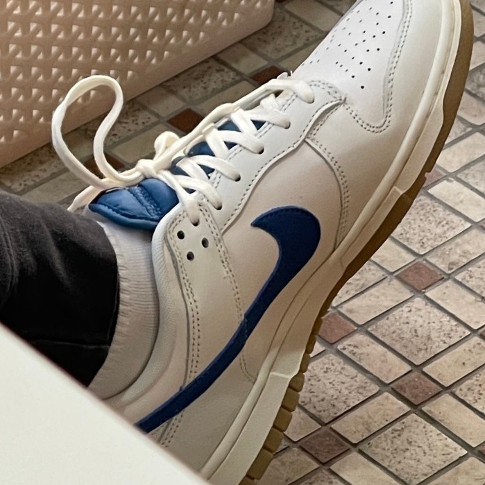 Nike Dunk Low SE Sail Dark Marina Blue 착용 스타일