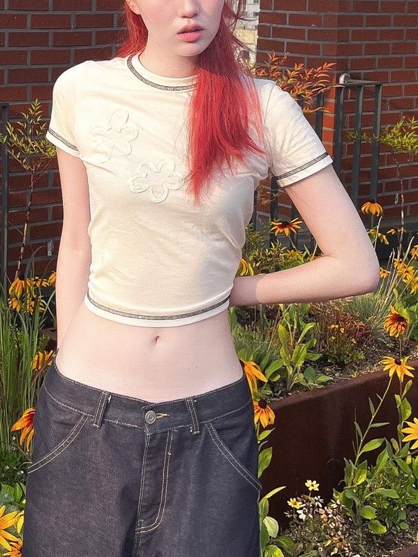 Safarispot Women 1/2 Flower Greige Tee Ivory 착용 스타일 - 1