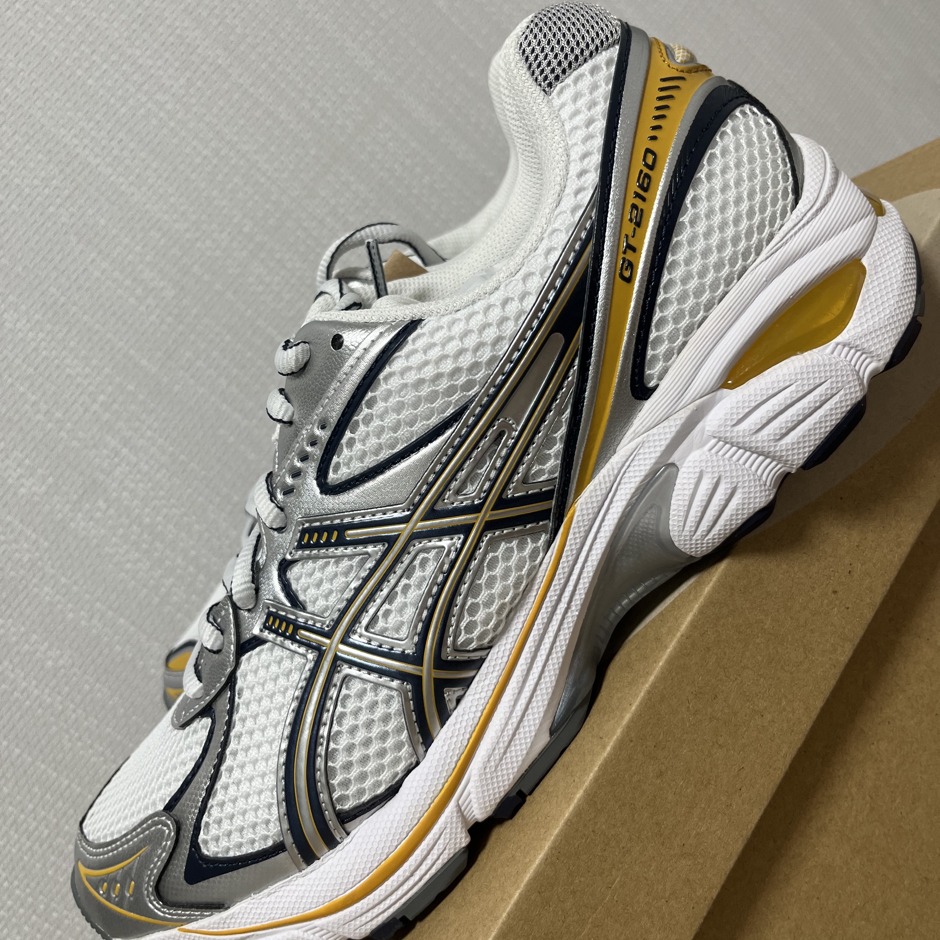 Asics GT-2160 White Pure Silver 착용 스타일