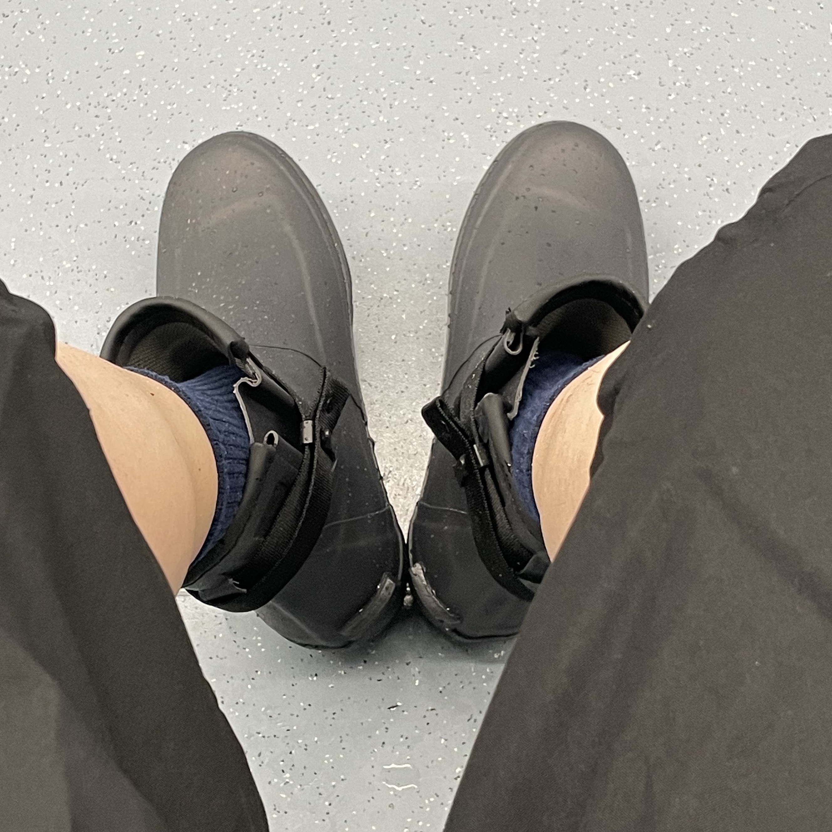 Moonstar 810s ET027 Marke Modi Charcoal 착용 스타일