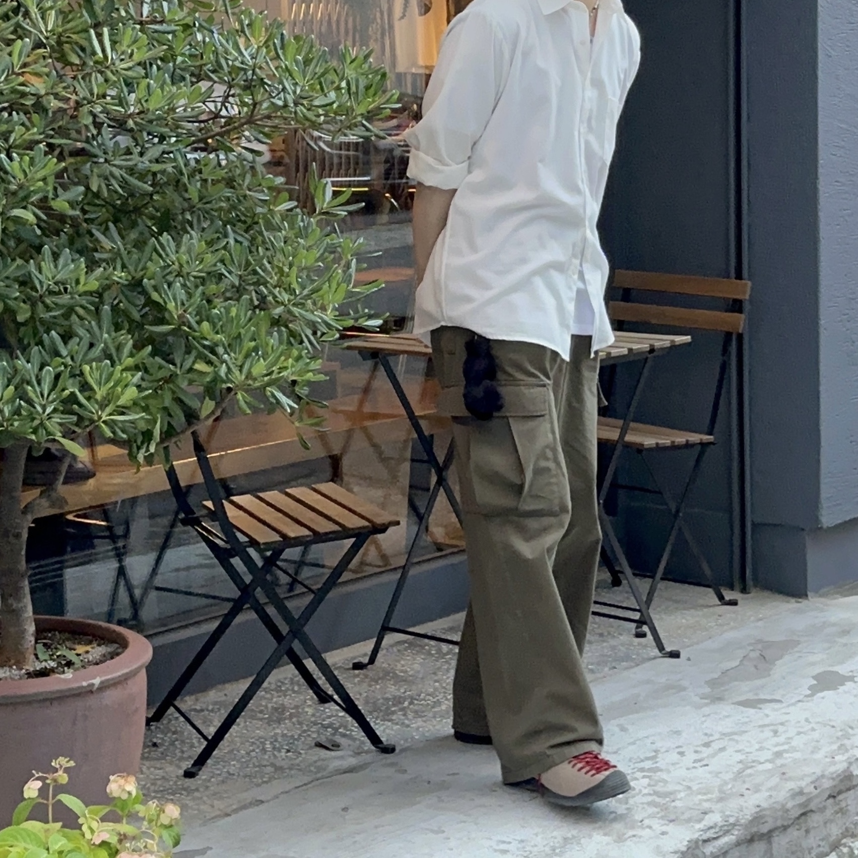 Keen Jasper Suede Sneakers Silver Mink 착용 스타일