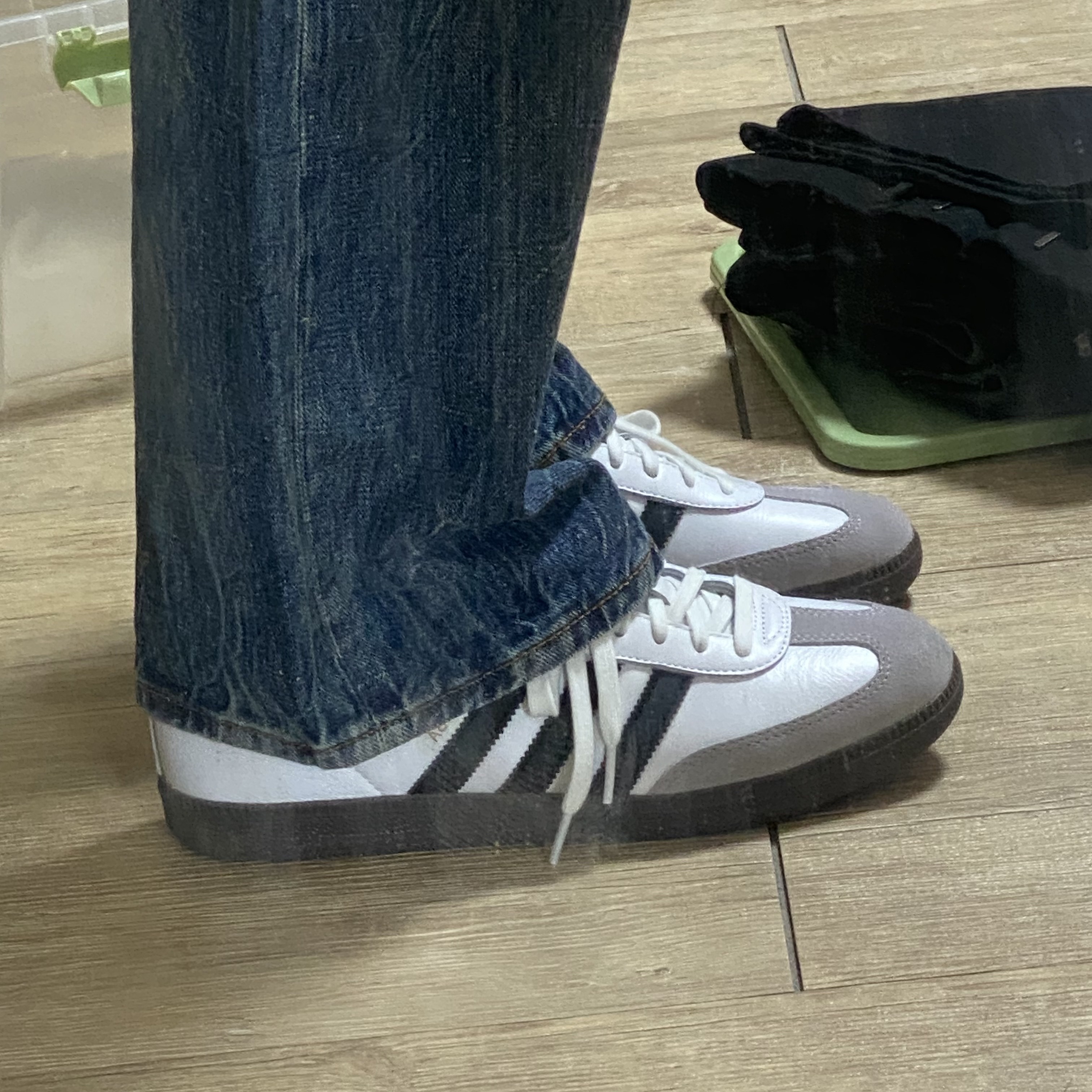 Adidas Samba OG Cloud White 착용 스타일 - 2