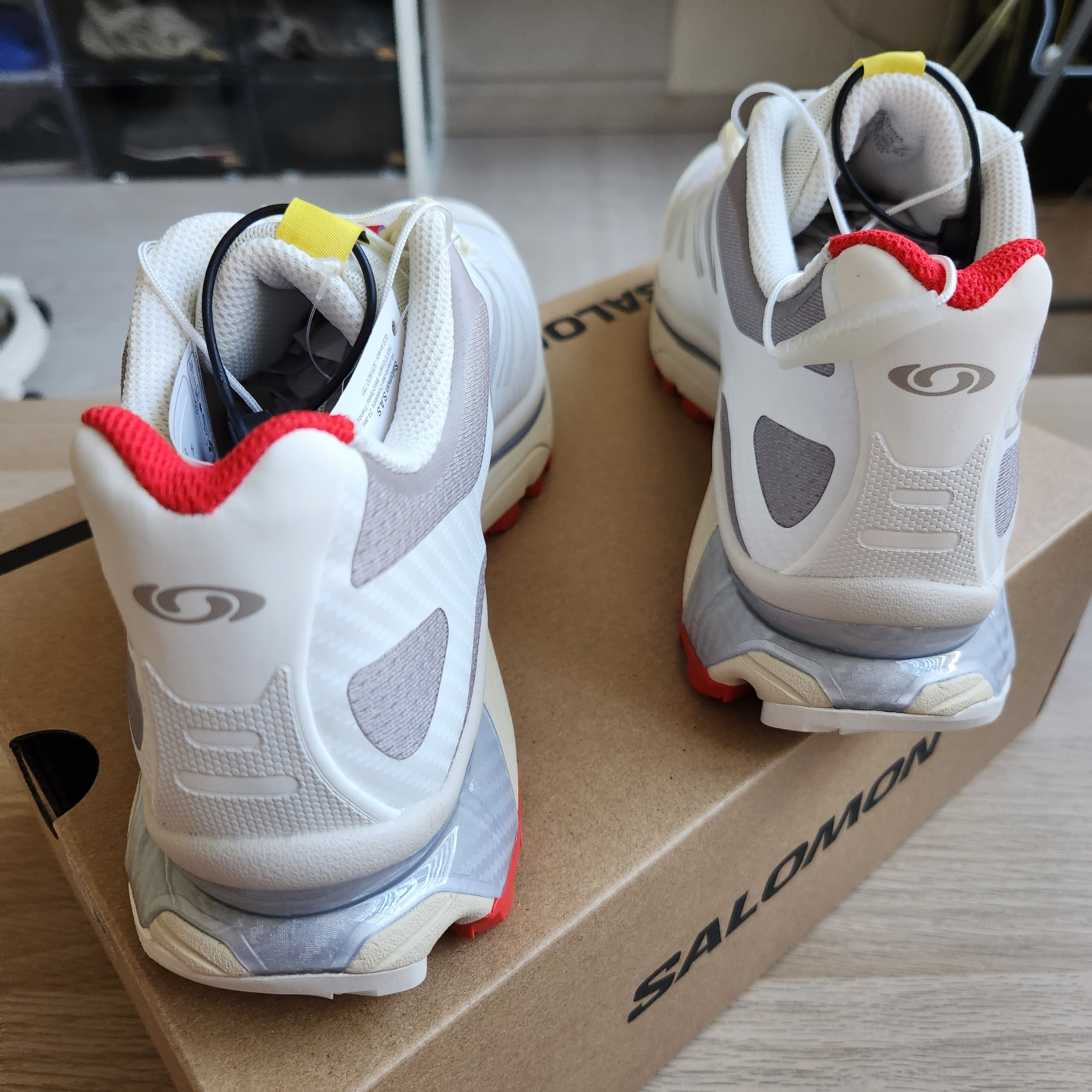 Salomon XT-4 Vanilla Ice 착용 스타일 - 4