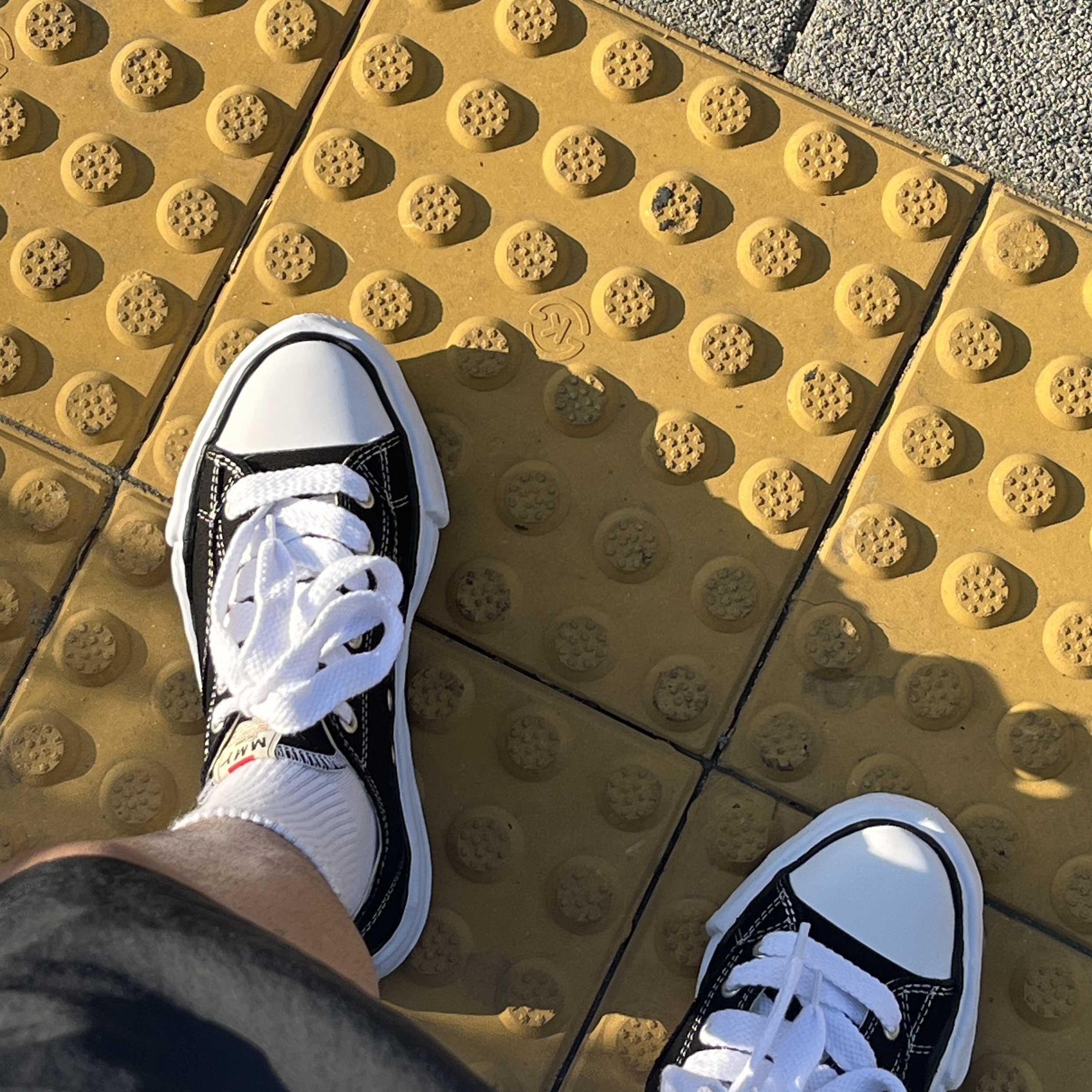 Maison Mihara Yasuhiro Peterson OG Sole Canvas Low Sneakers Black 착용 스타일