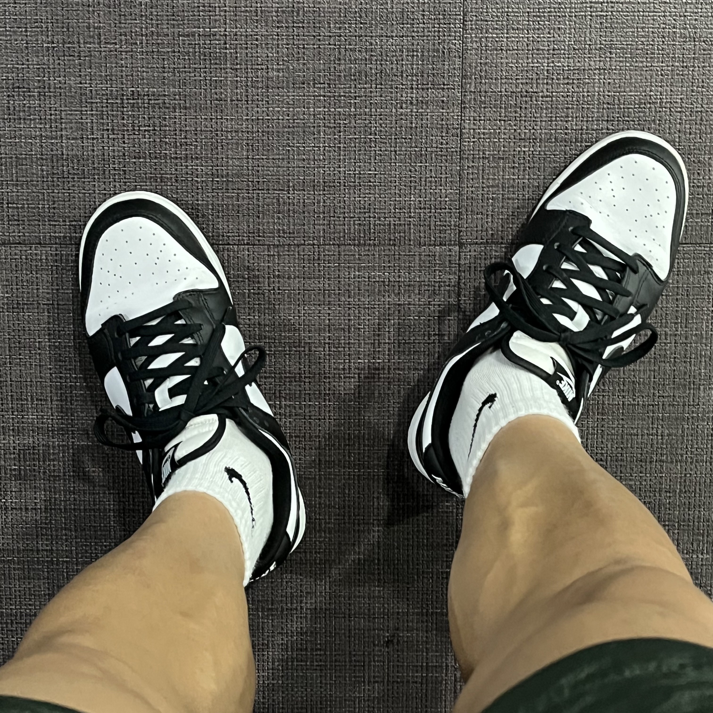 Nike Dunk Low Retro Black 착용 스타일
