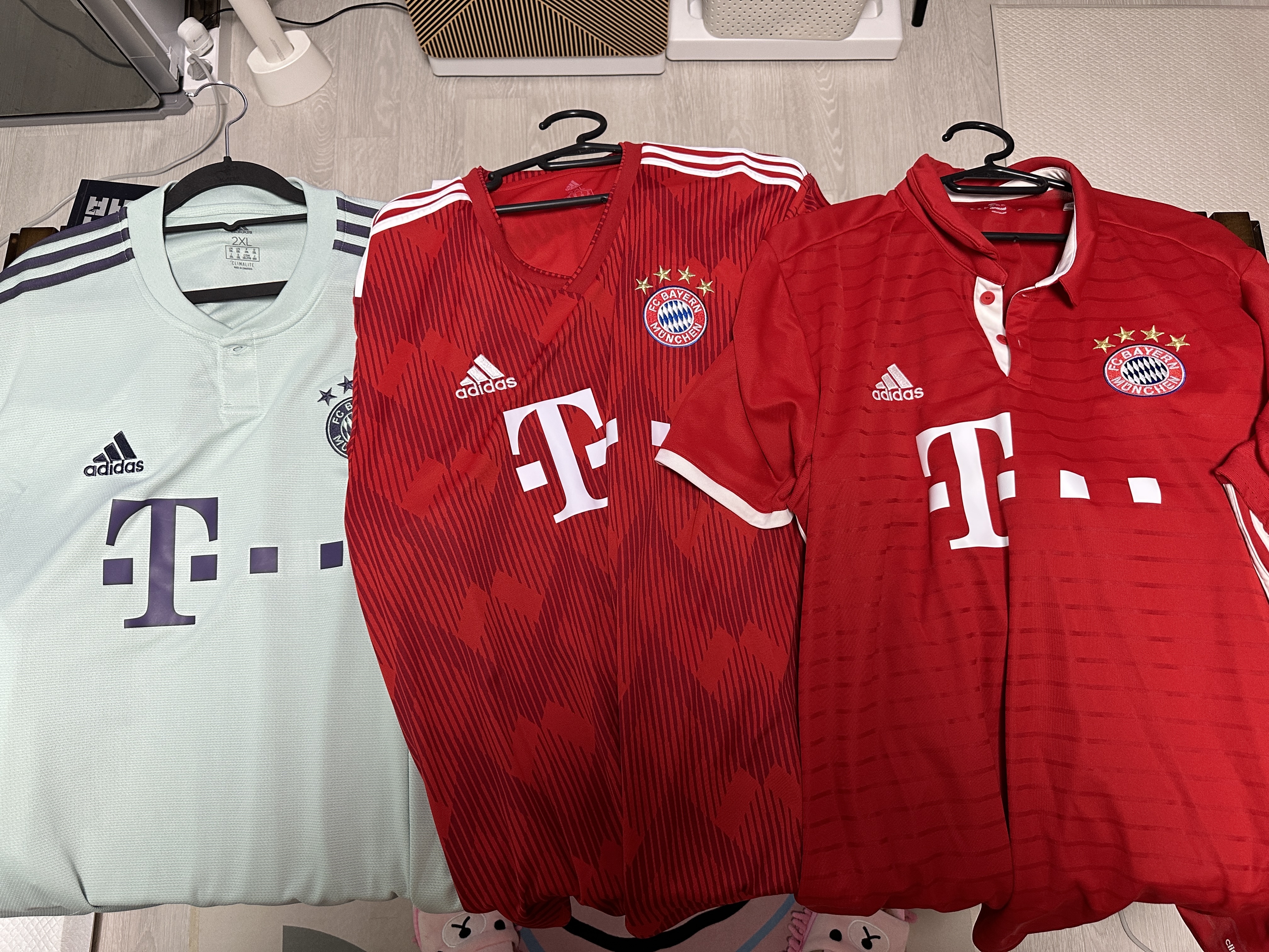 Adidas Bayern Munchen 2022/23 Away Jersey White - US Sizing (Non Marking Ver.) 착용 스타일