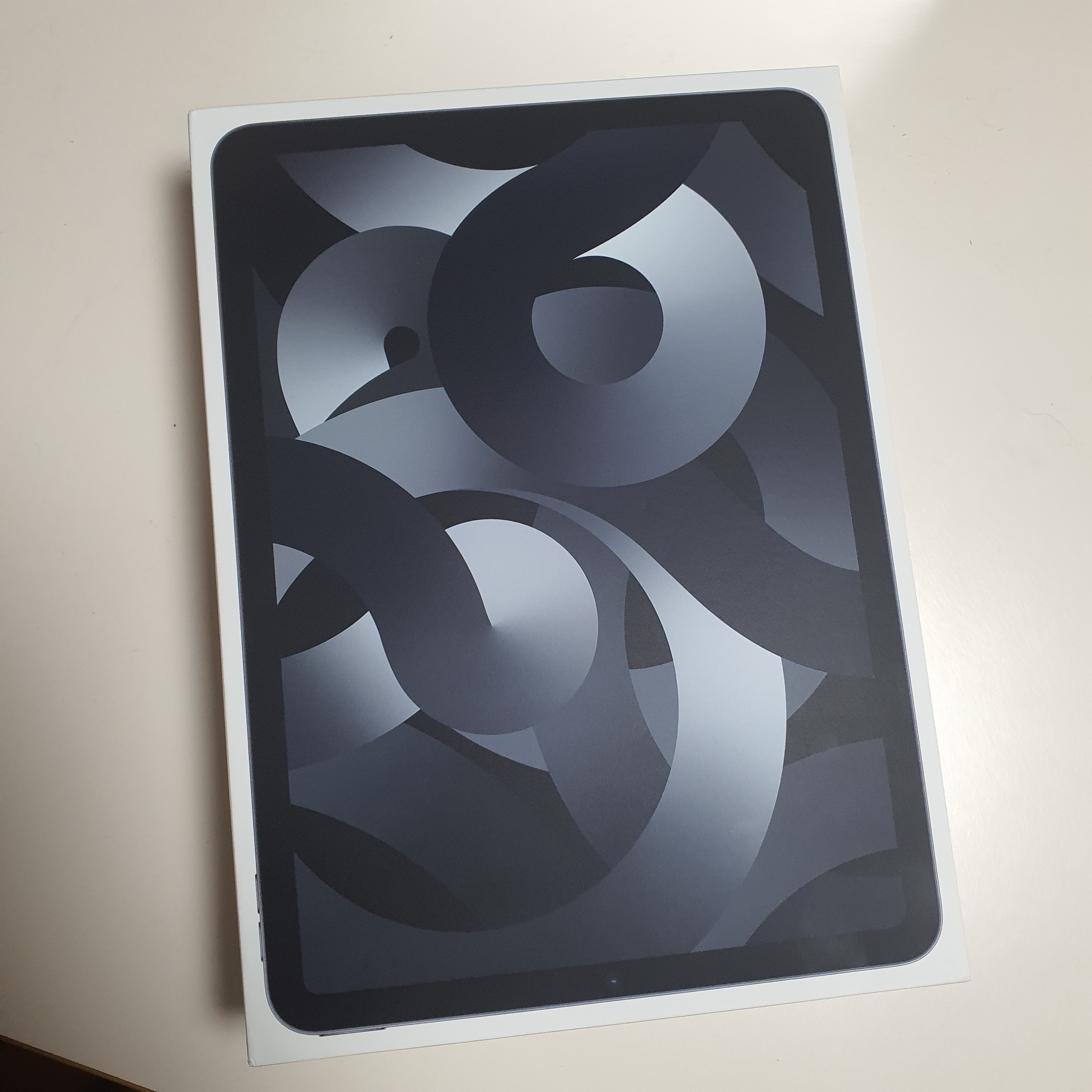 Apple iPad Air 5th Gen Wifi 64GB Space Gray (Korean Ver.) 착용 스타일